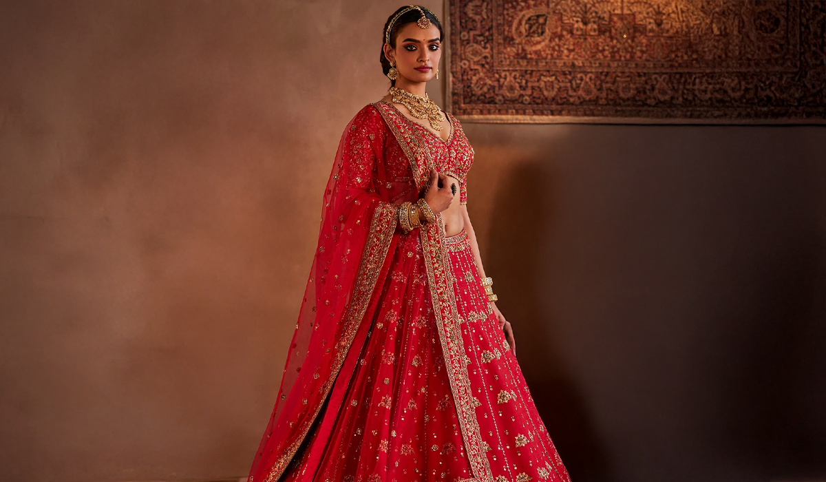 The Complete Guide to Women's Wedding Outfits: Fashions, Trends, and Buying Advice