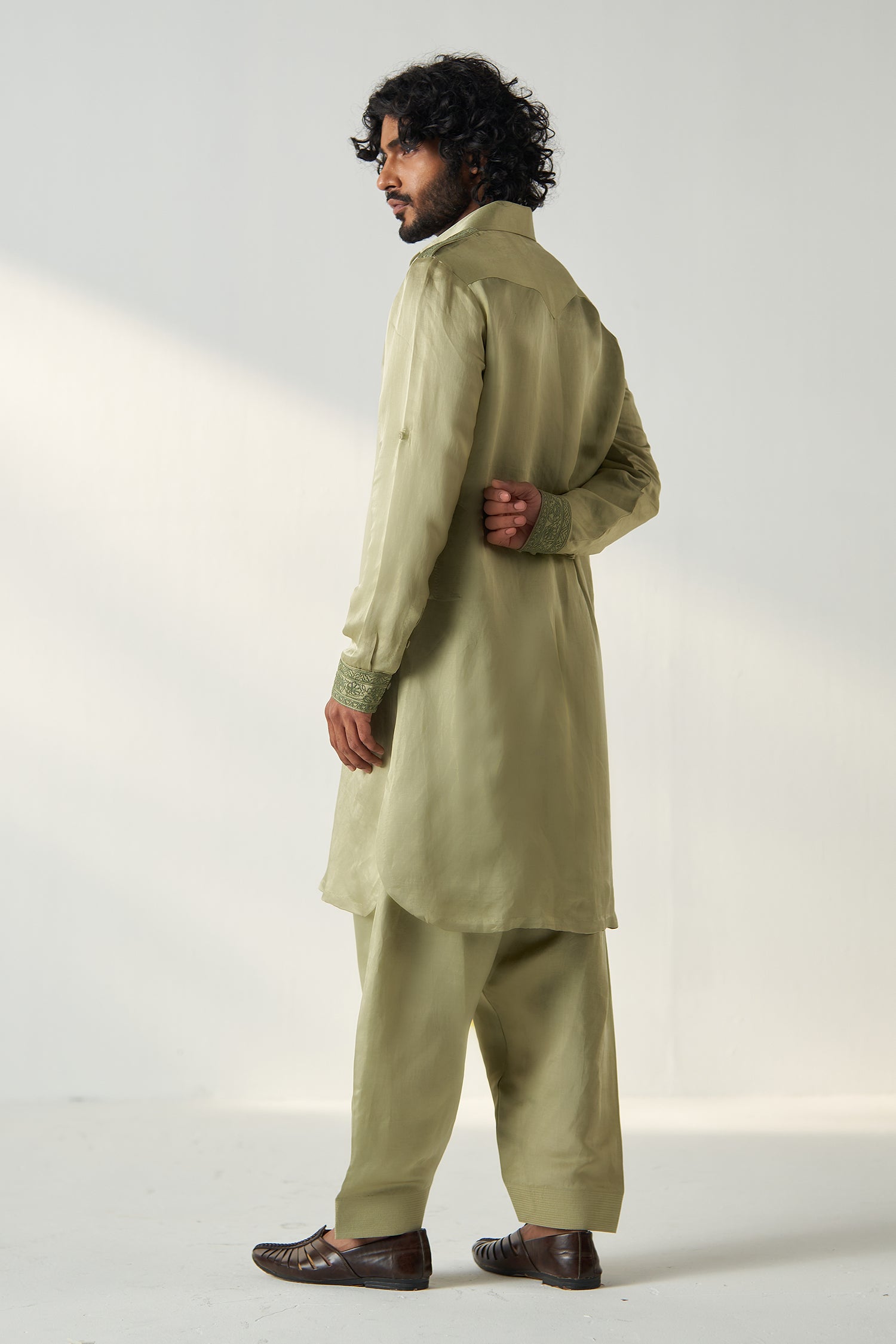 Rihaan Pathani Set
