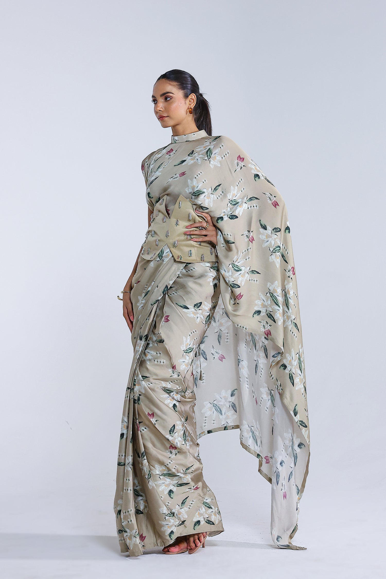 Jasmine Collar Pallu Sari