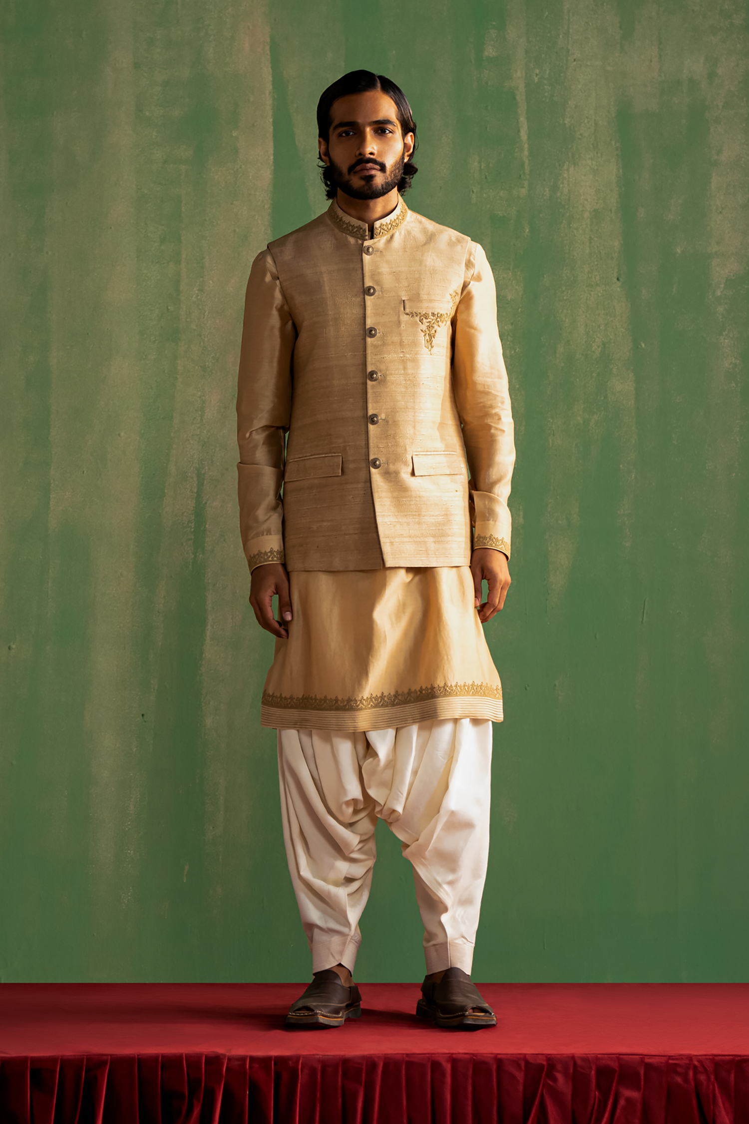 Ranvir Beige Bandi Set