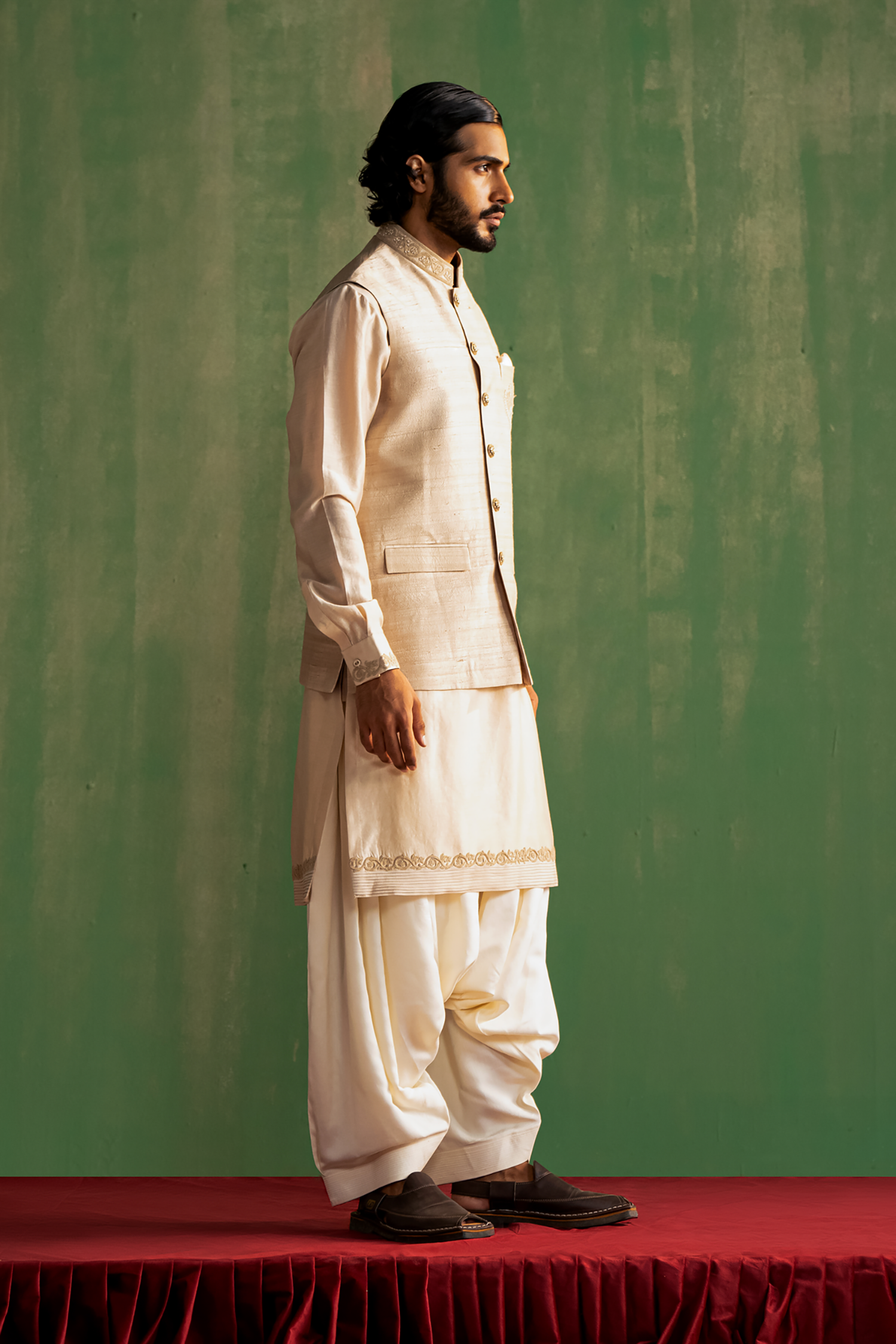 Vishant Beige Bandi Set