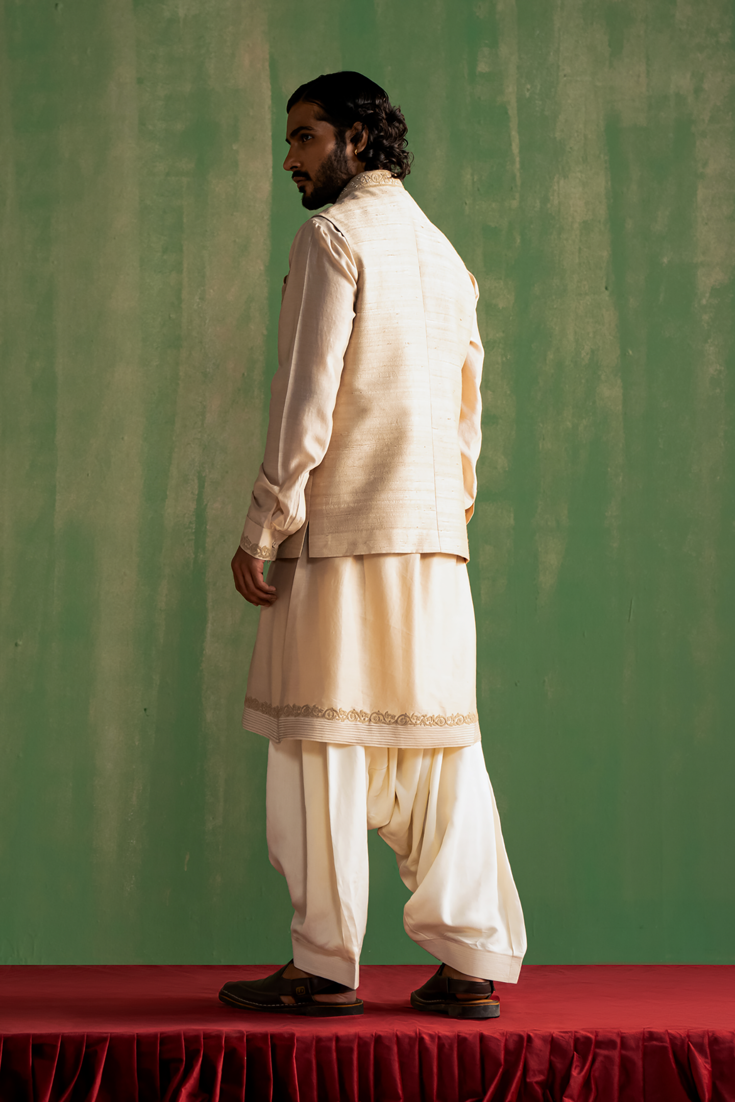 Vishant Beige Bandi Set