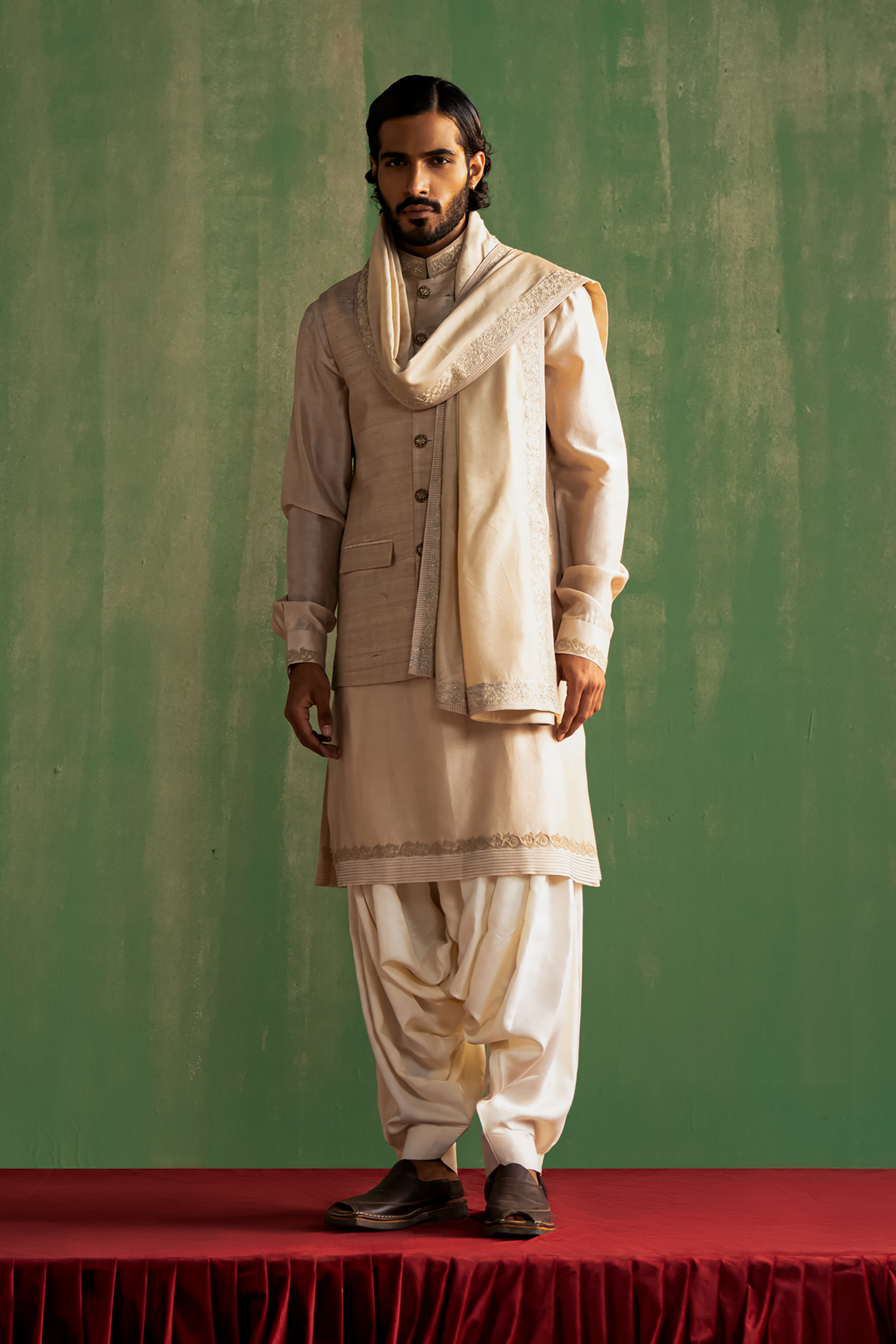 Vishant Beige Bandi Set