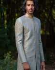 Majnun