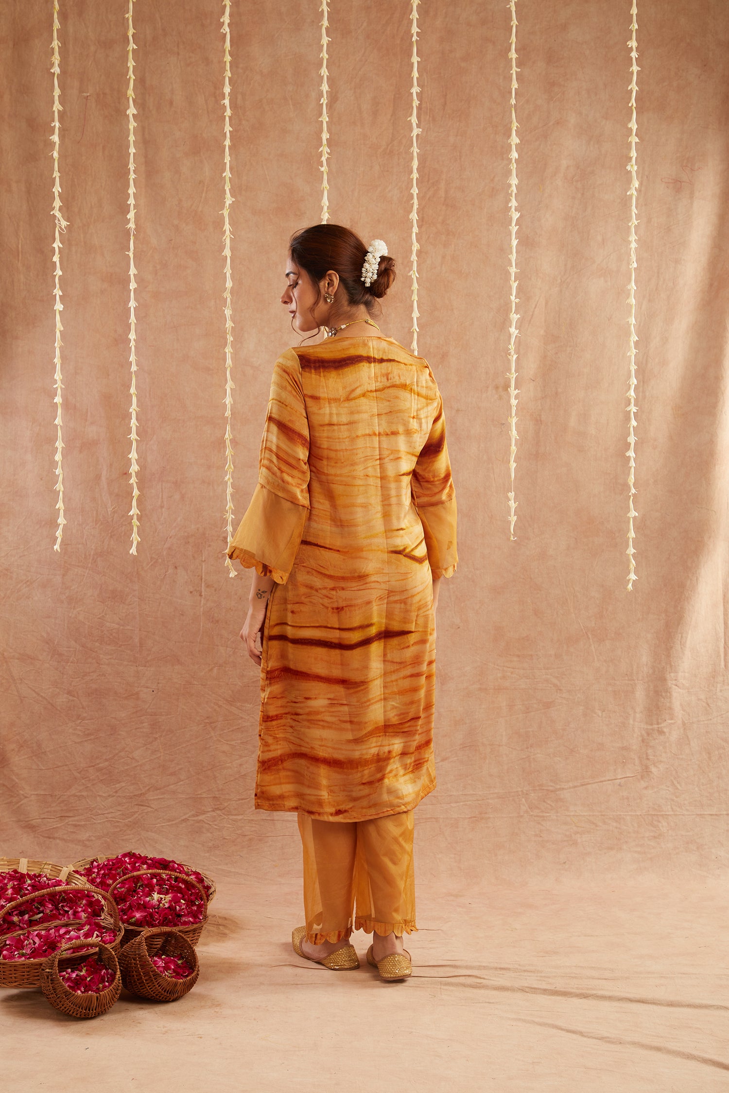 Sunehri Shab Suit Set With Pants And Potli Bag - Set Of 4