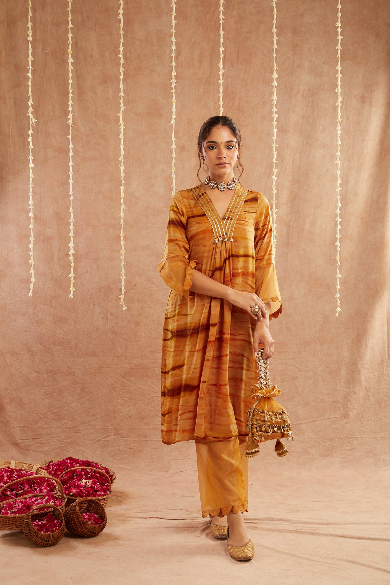 Sunehri Shab Kurta Set With Pants And Potli Bag - Set Of 3