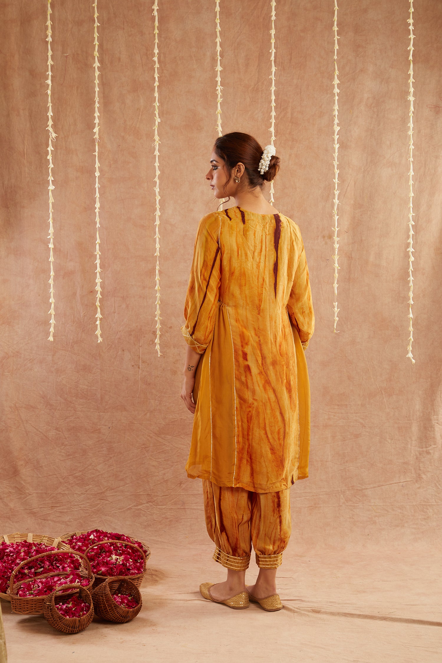 Kesar Noor Suit Set With Dhoti Pants And Potli Bag - Set Of 4