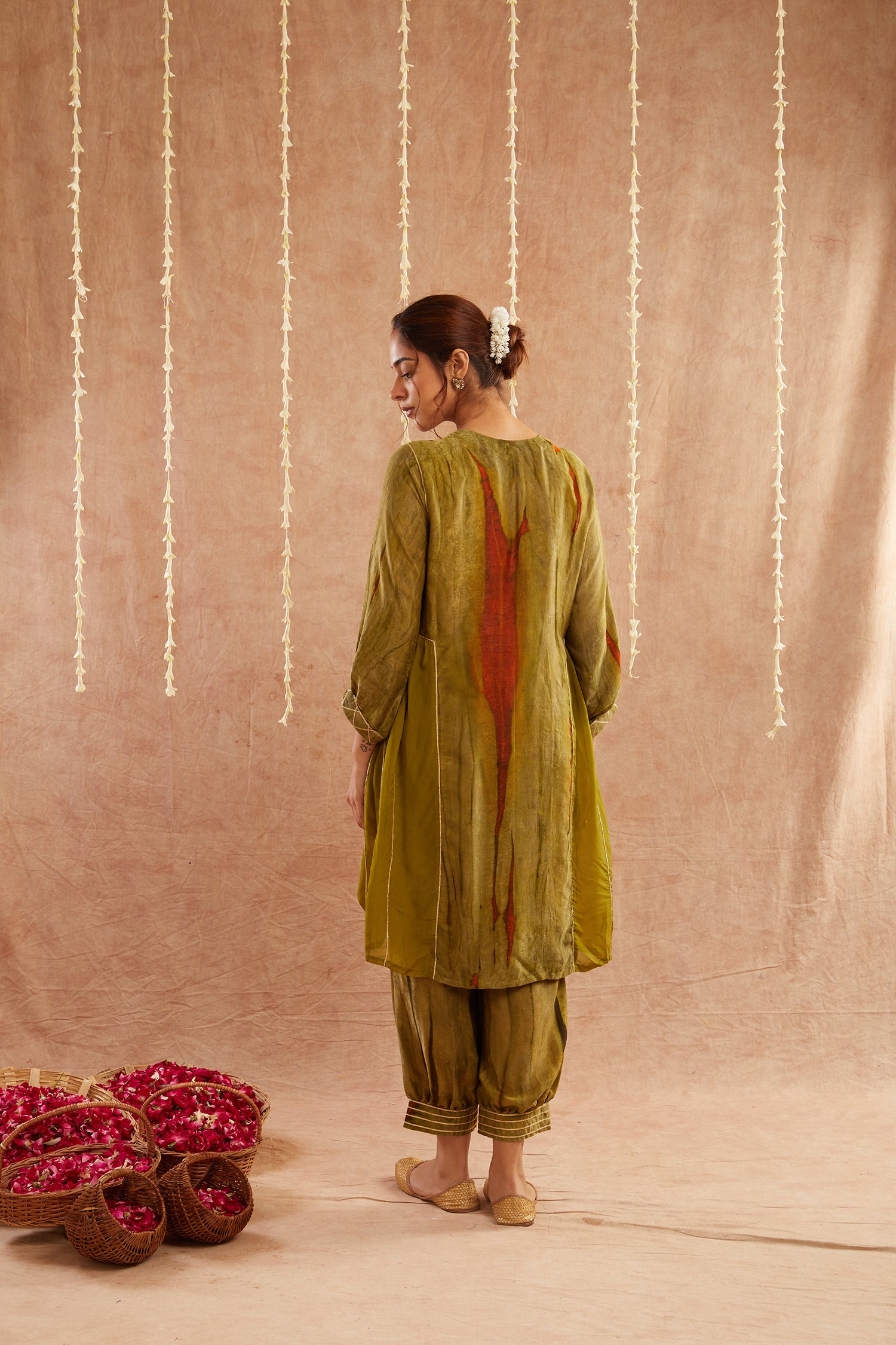 Mehendi Mehboob Kurta Set With Dhoti Pants And Potli Bag - Set Of 3