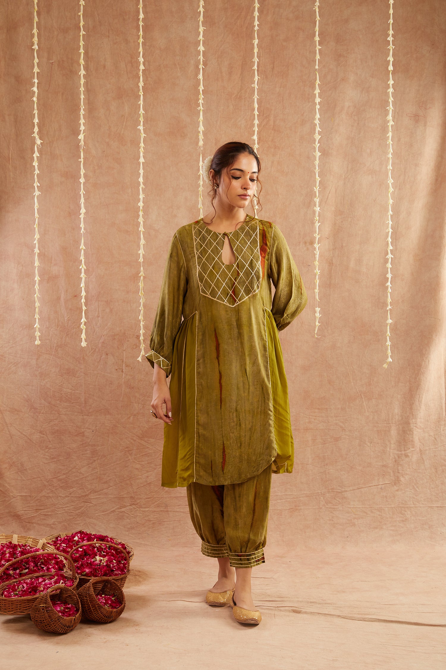 Mehendi Mehboob Kurta Set With Dhoti Pants And Potli Bag - Set Of 3