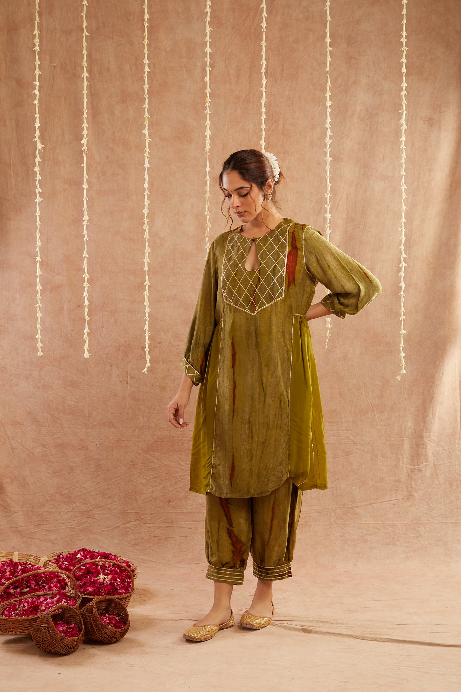 Mehendi Mehboob Kurta Set With Dhoti Pants And Potli Bag - Set Of 3