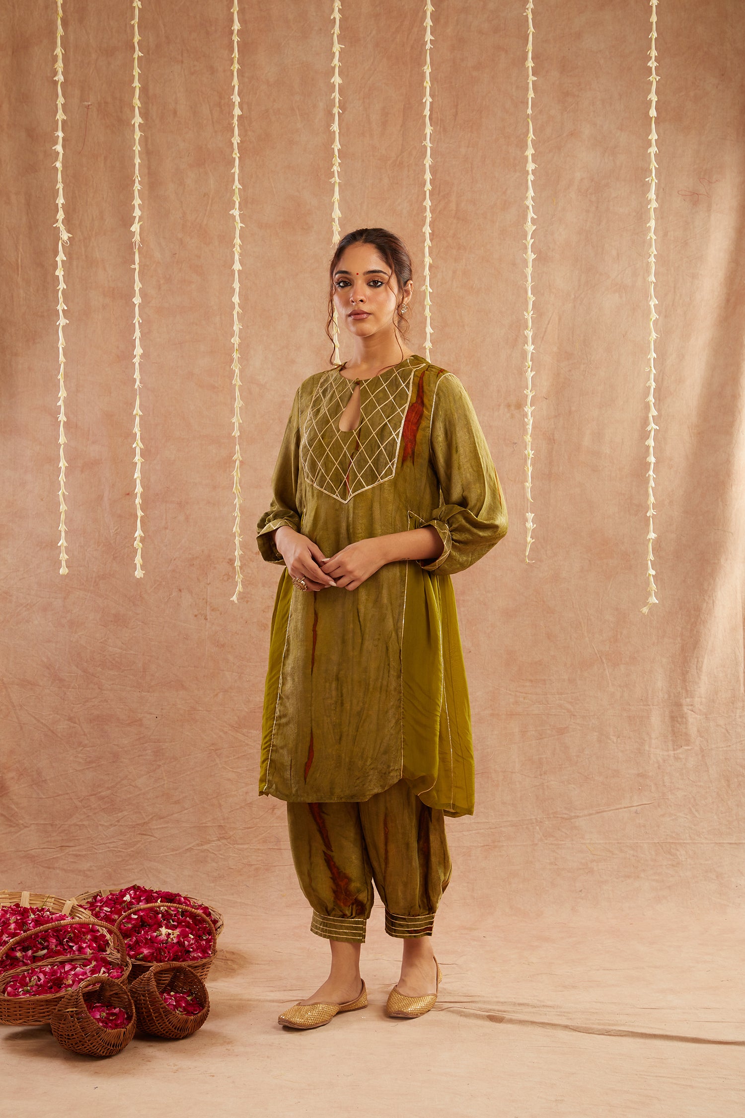 Mehendi Mehboob Kurta Set With Dhoti Pants And Potli Bag - Set Of 3