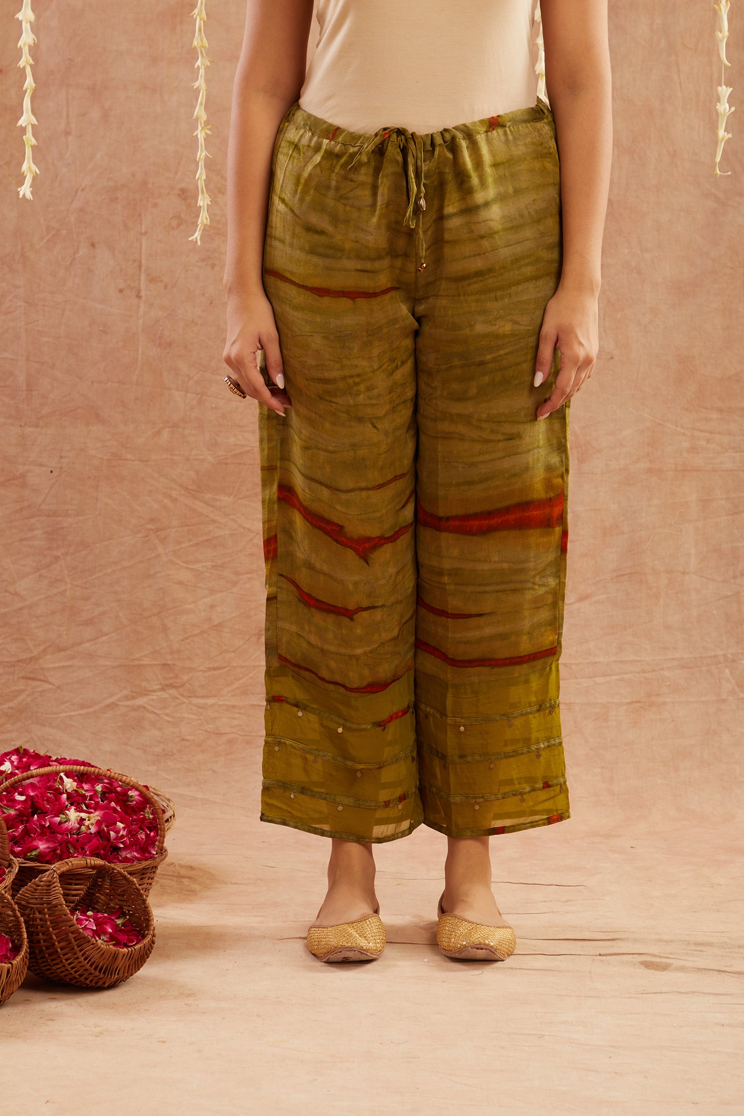 Mehendi Mahtab Kurta Set With Pants And Potli Bag - Set Of 3