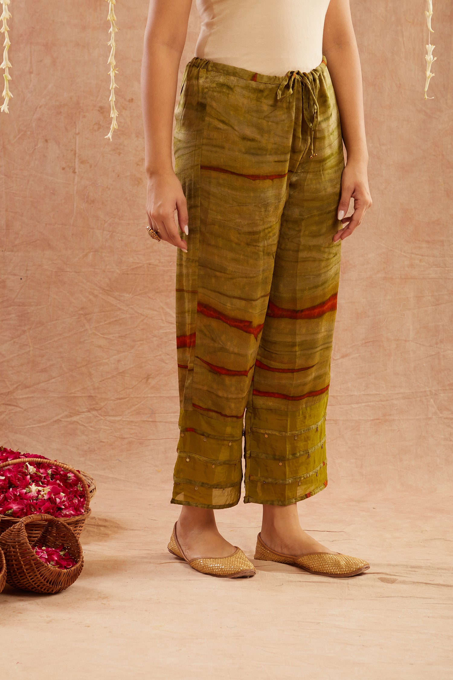 Mehendi Mahtab Kurta Set With Pants And Potli Bag - Set Of 3