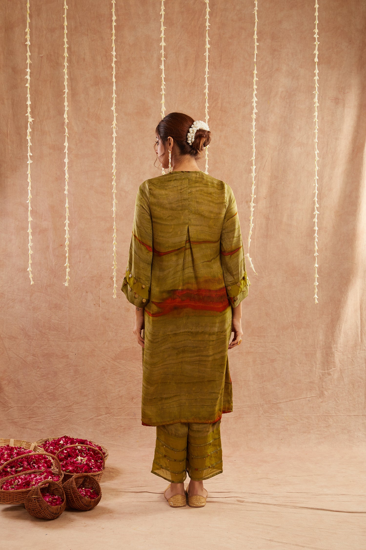 Mehendi Mahtab Kurta Set With Pants And Potli Bag - Set Of 3