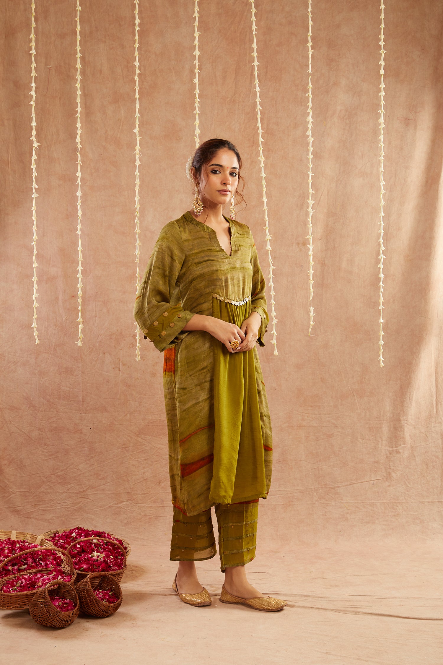 Mehendi Mahtab Kurta Set With Pants And Potli Bag - Set Of 3