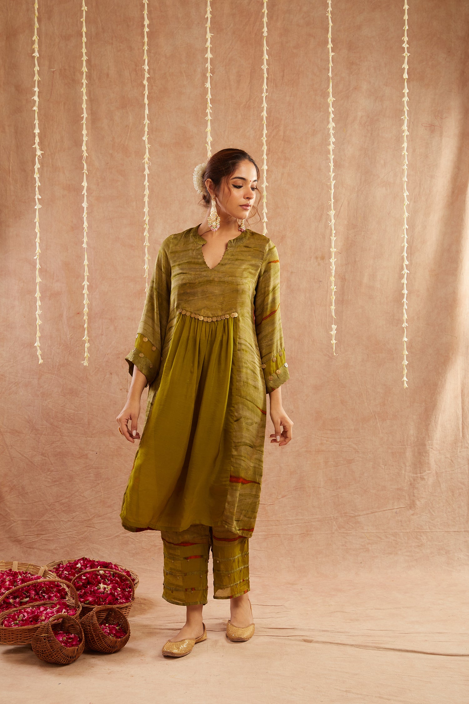 Mehendi Mahtab Kurta Set With Pants And Potli Bag - Set Of 3