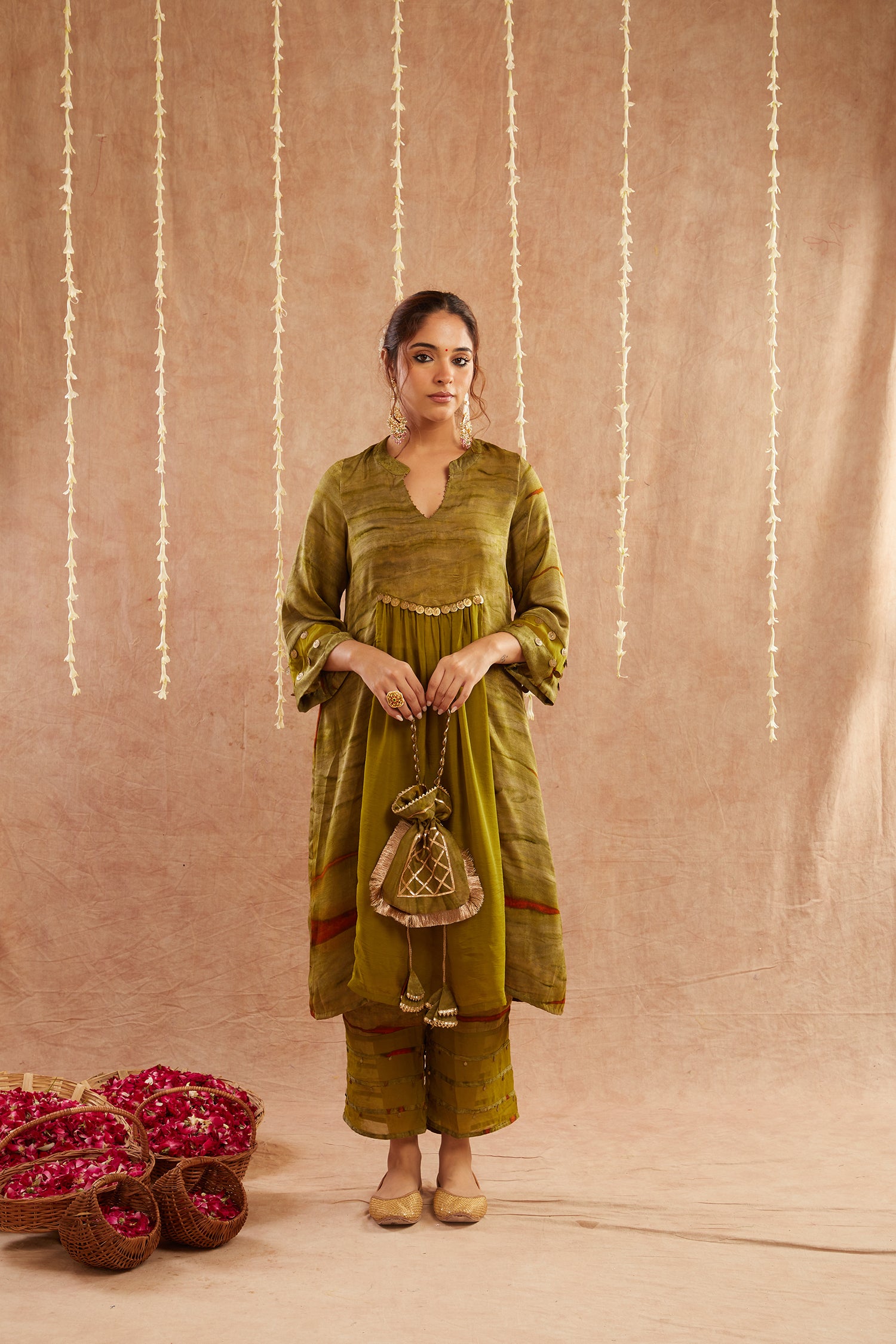 Mehendi Mahtab Kurta Set With Pants And Potli Bag - Set Of 3