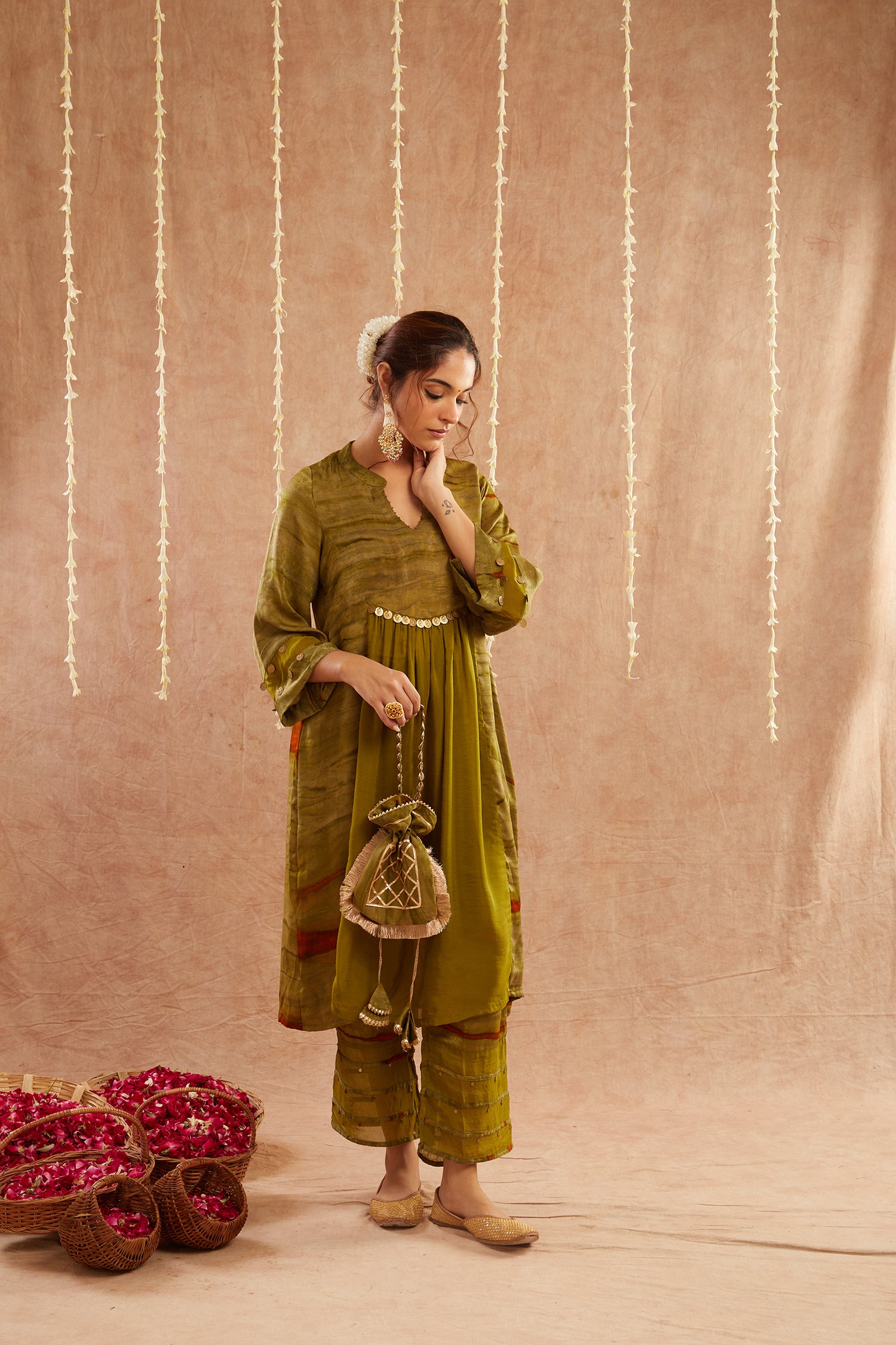 Mehendi Mahtab Kurta Set With Pants And Potli Bag - Set Of 3