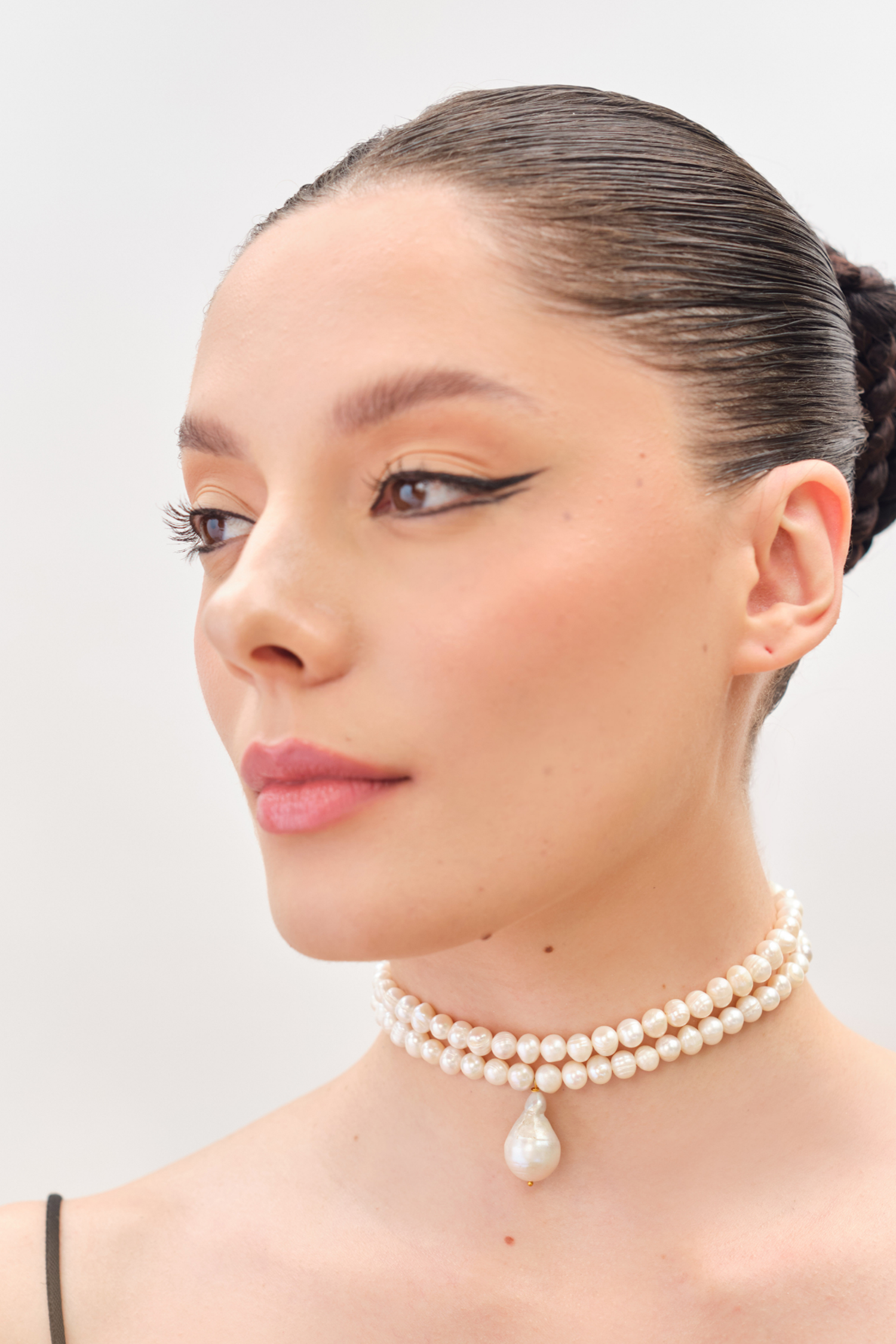 Droplet Pearl Choker