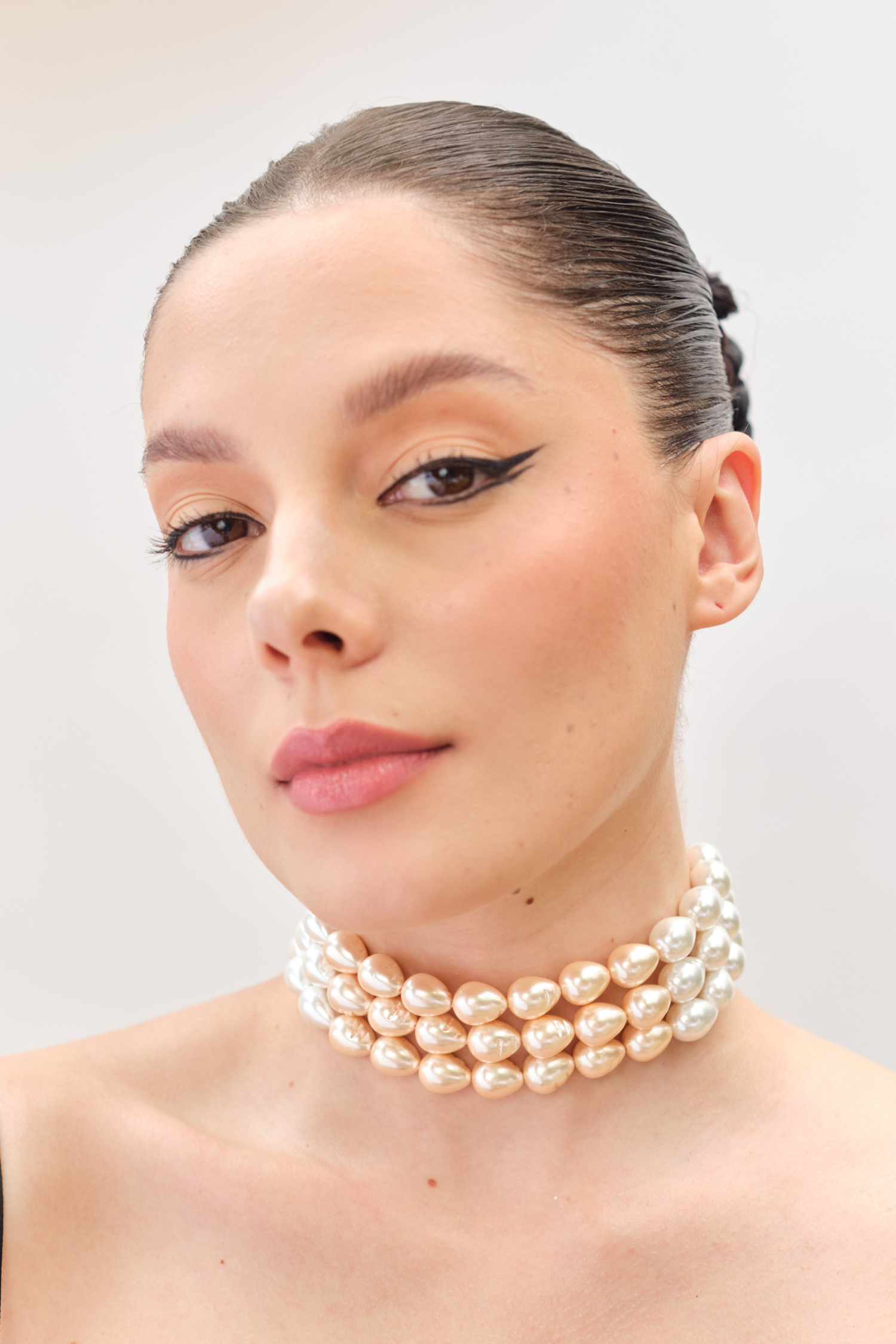 Drops Choker - White