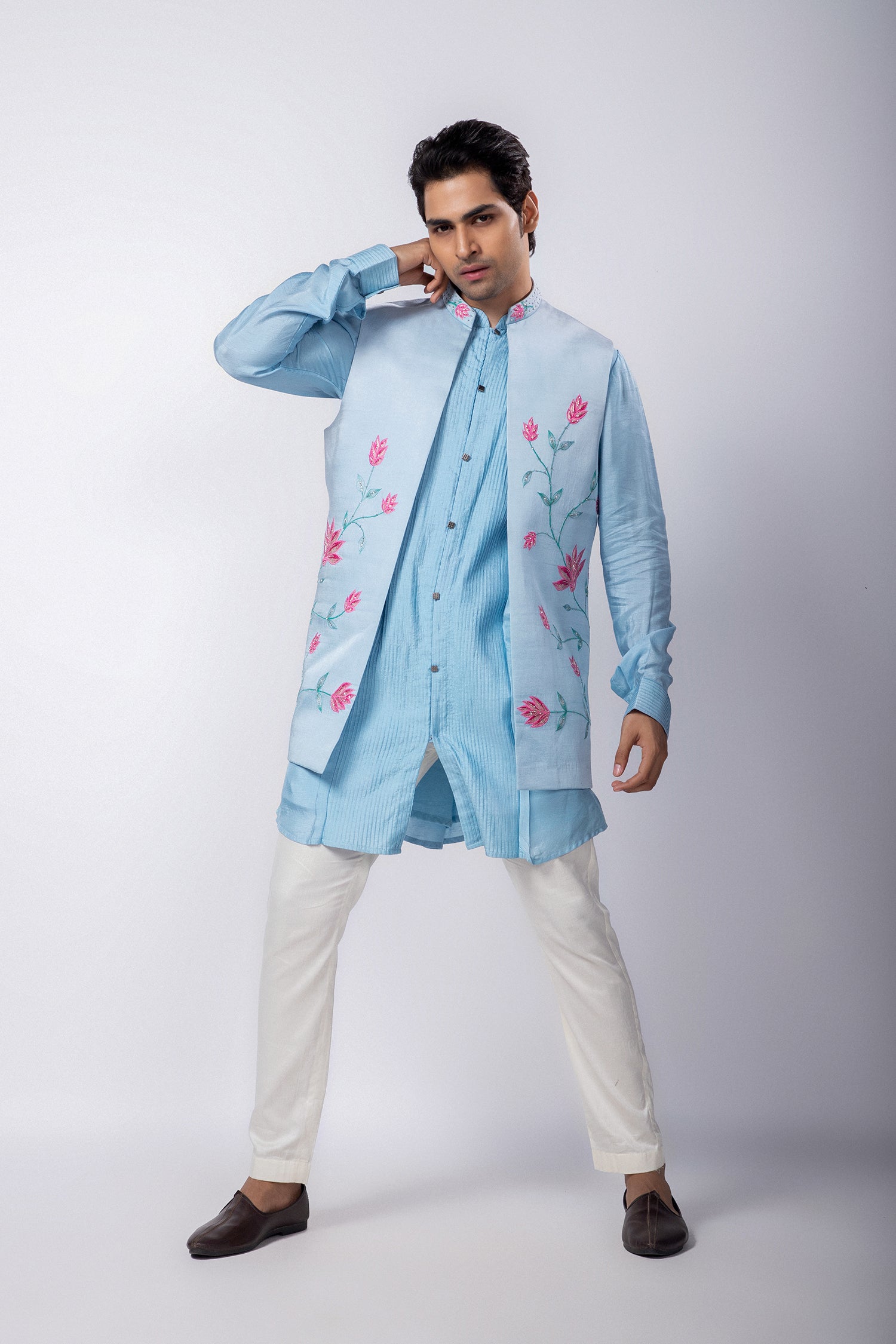 Nayan Nehru and Raahi Kurta Set