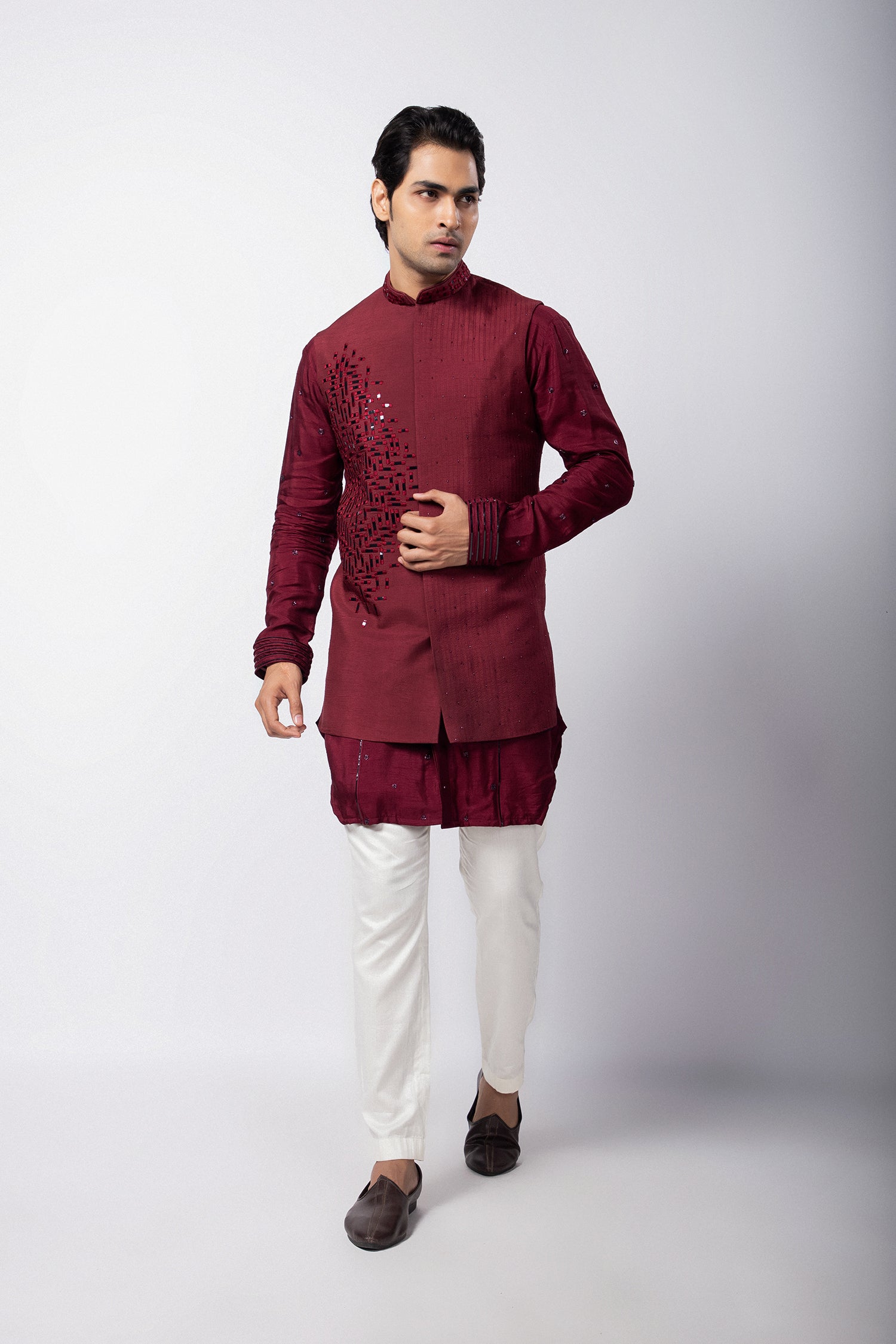 Lykos Nehru and Aias Kurta Set