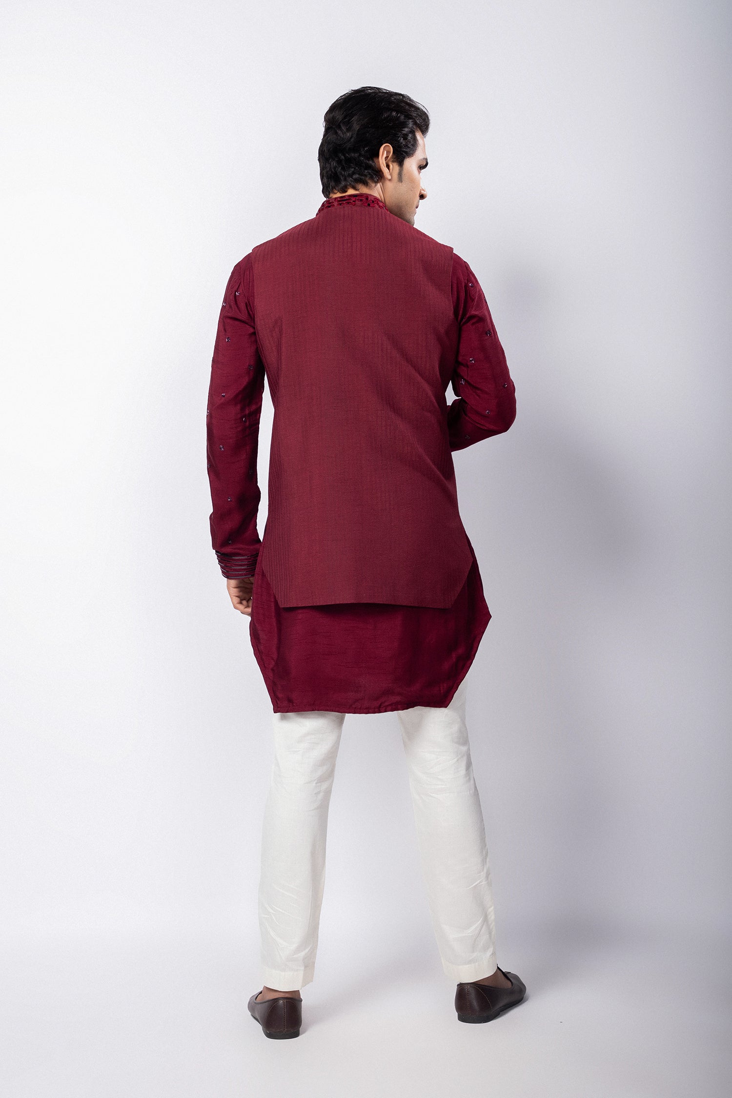 Lykos Nehru and Aias Kurta Set