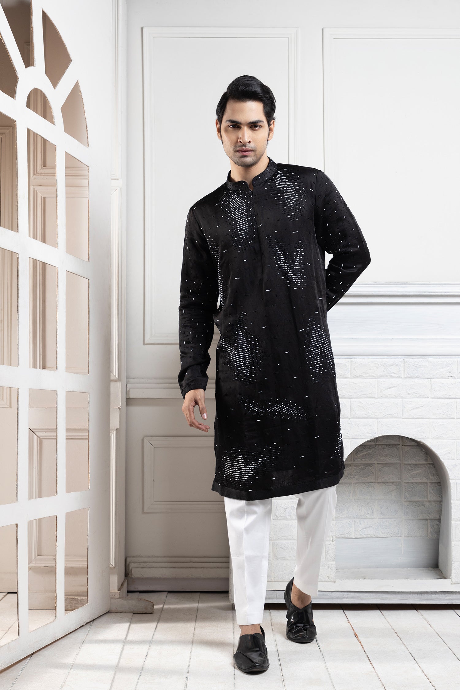 Onyx Embroidered Kurta Ensemble