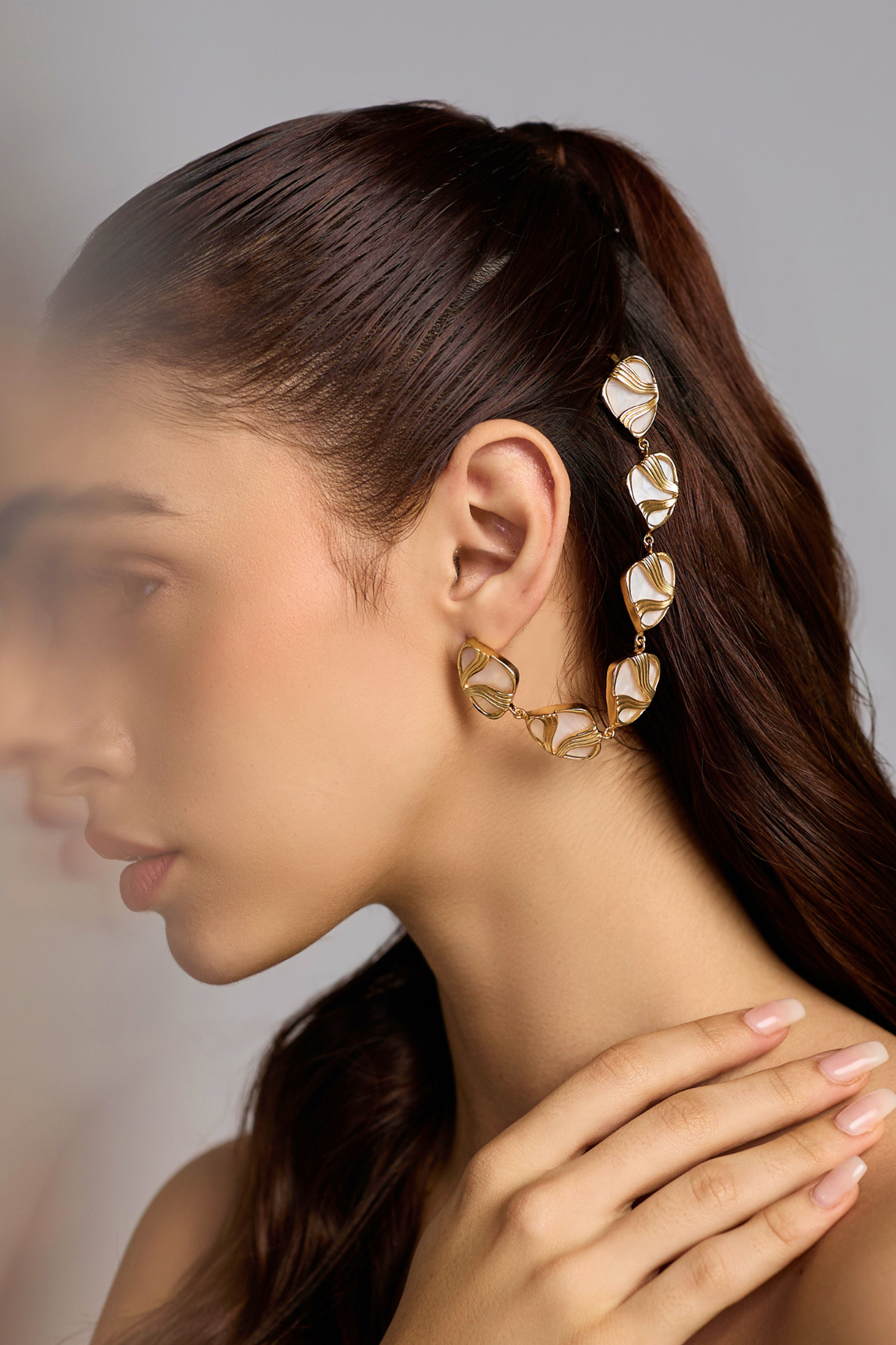 Ebo Shoulder Kaan Chain