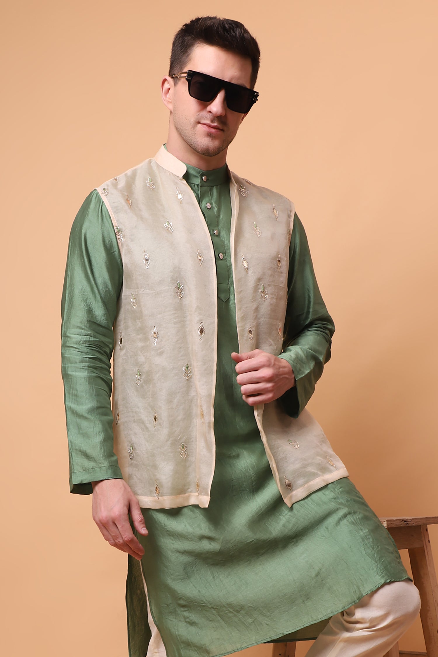 Muqaish Work Men Kurta Set - Green