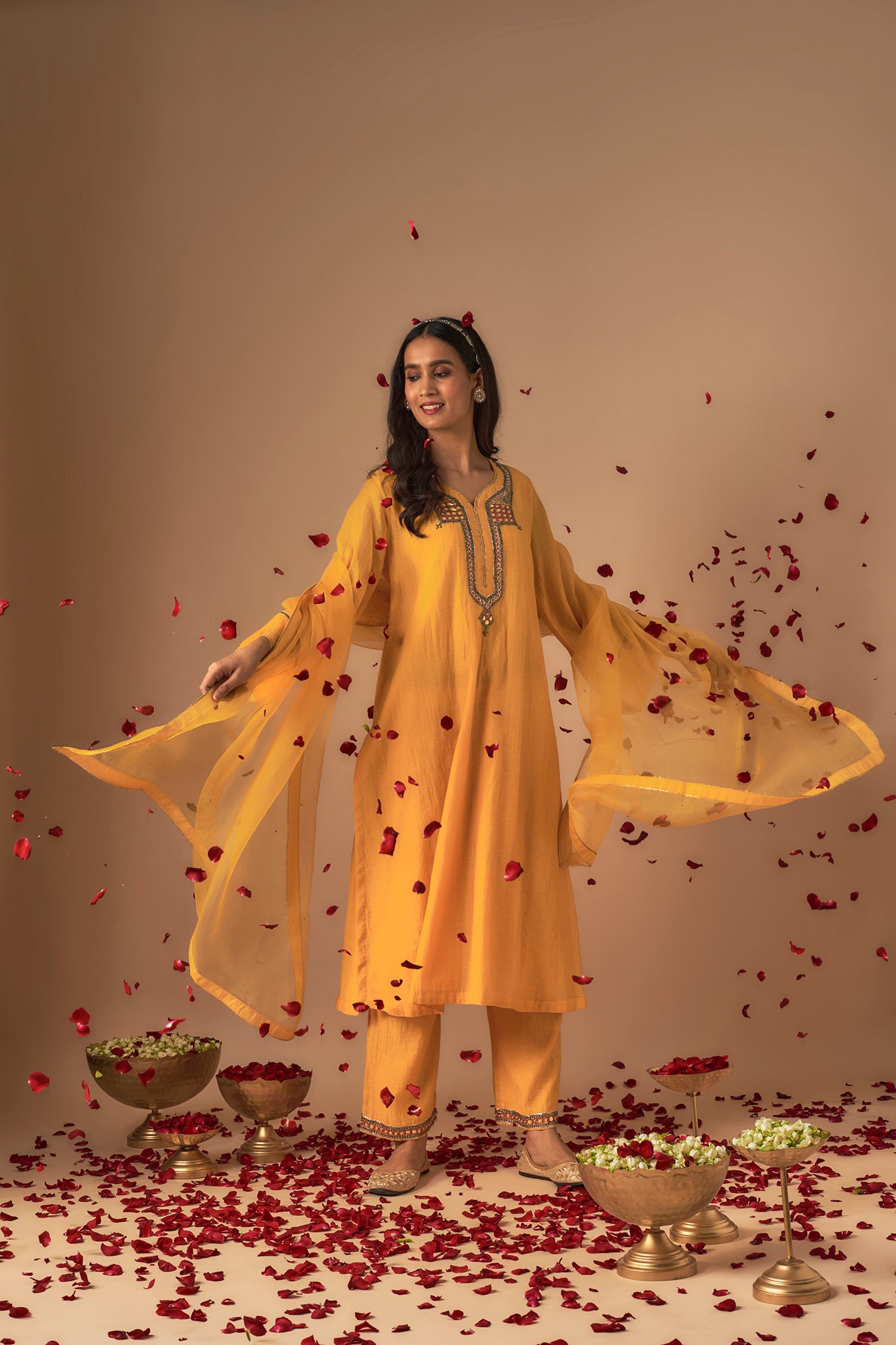 Jhilmil Kurta Set