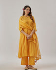 Sunehri kurta set