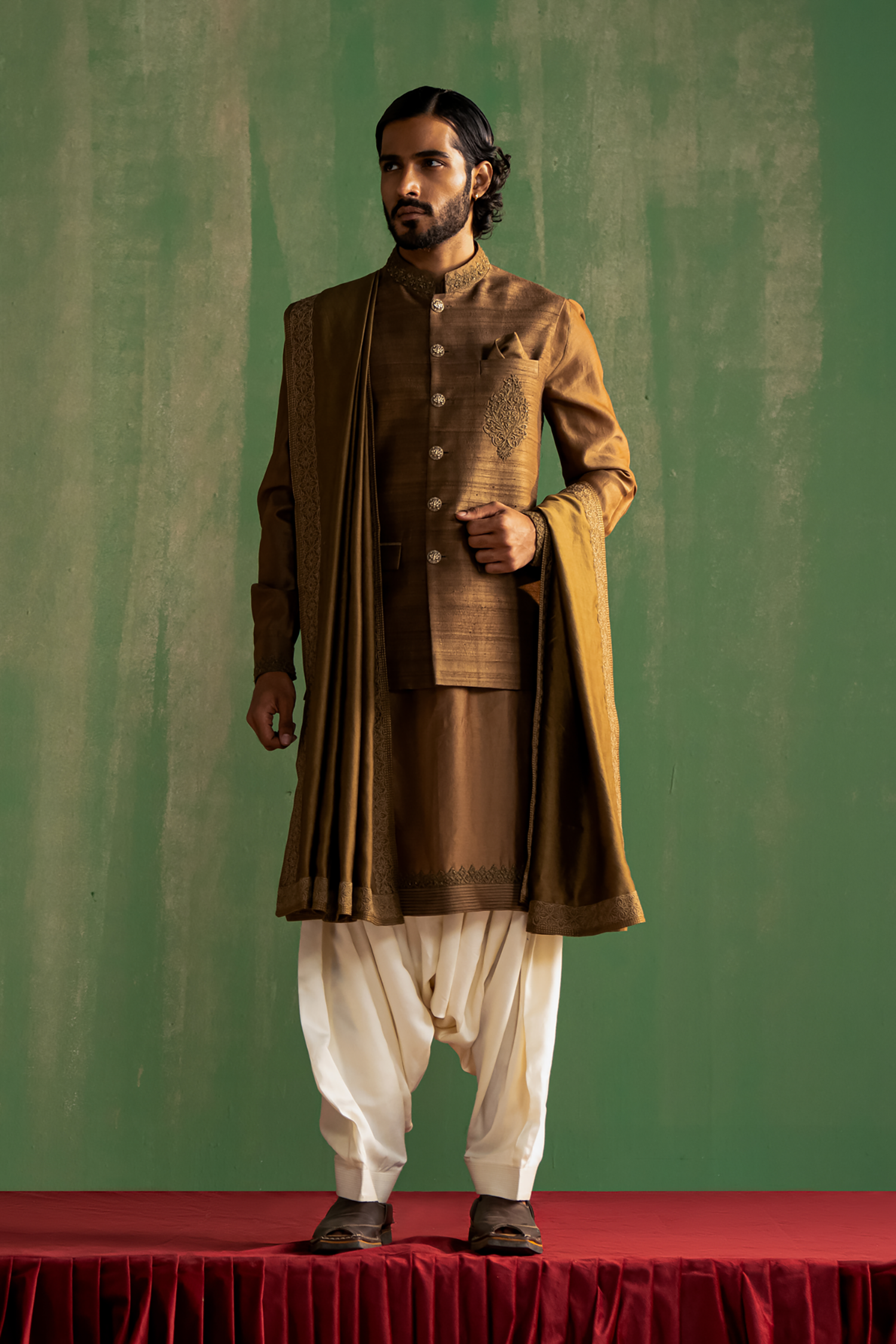 Zavian Brown Bandi Set