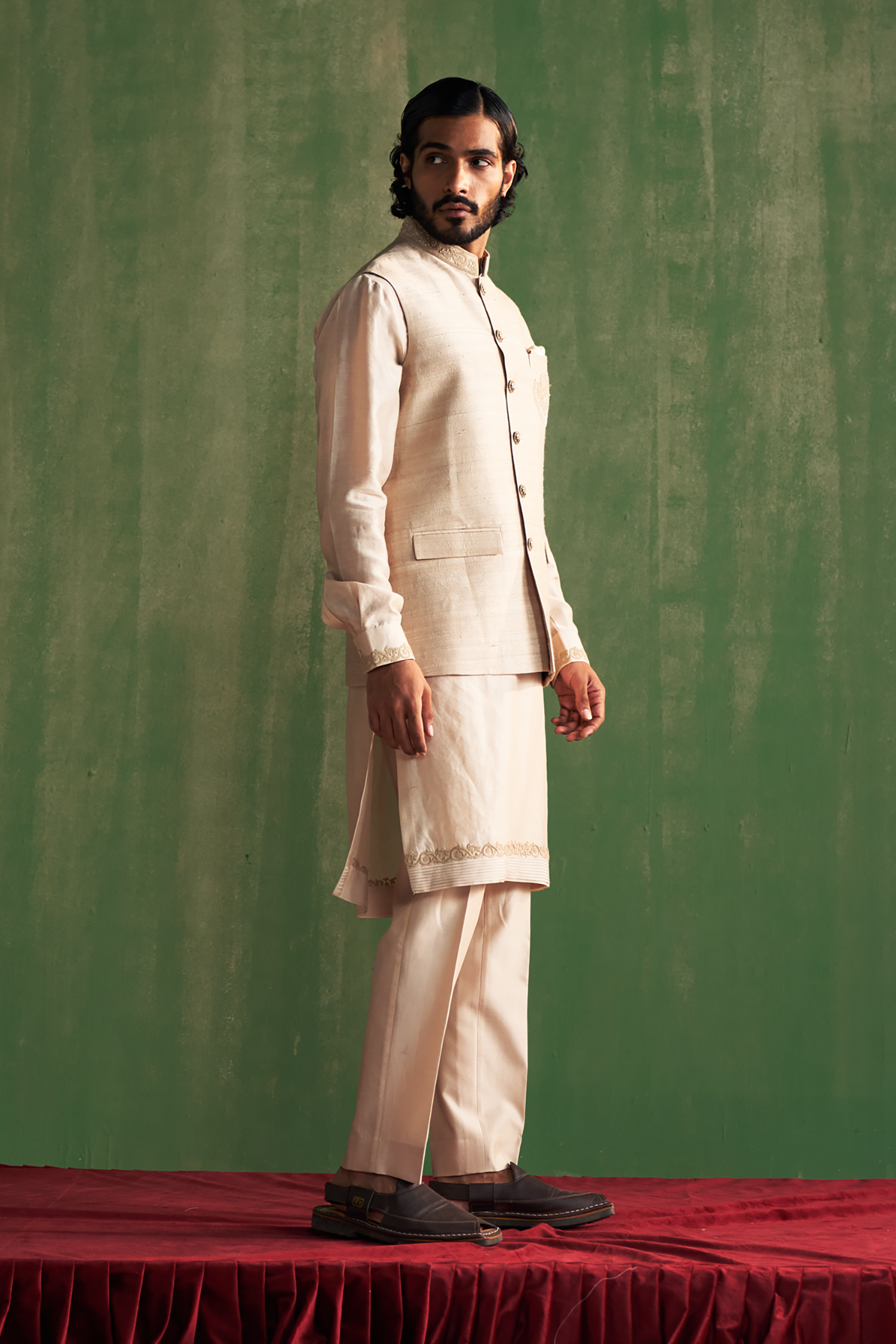 Aarnik Beige Bandi Set