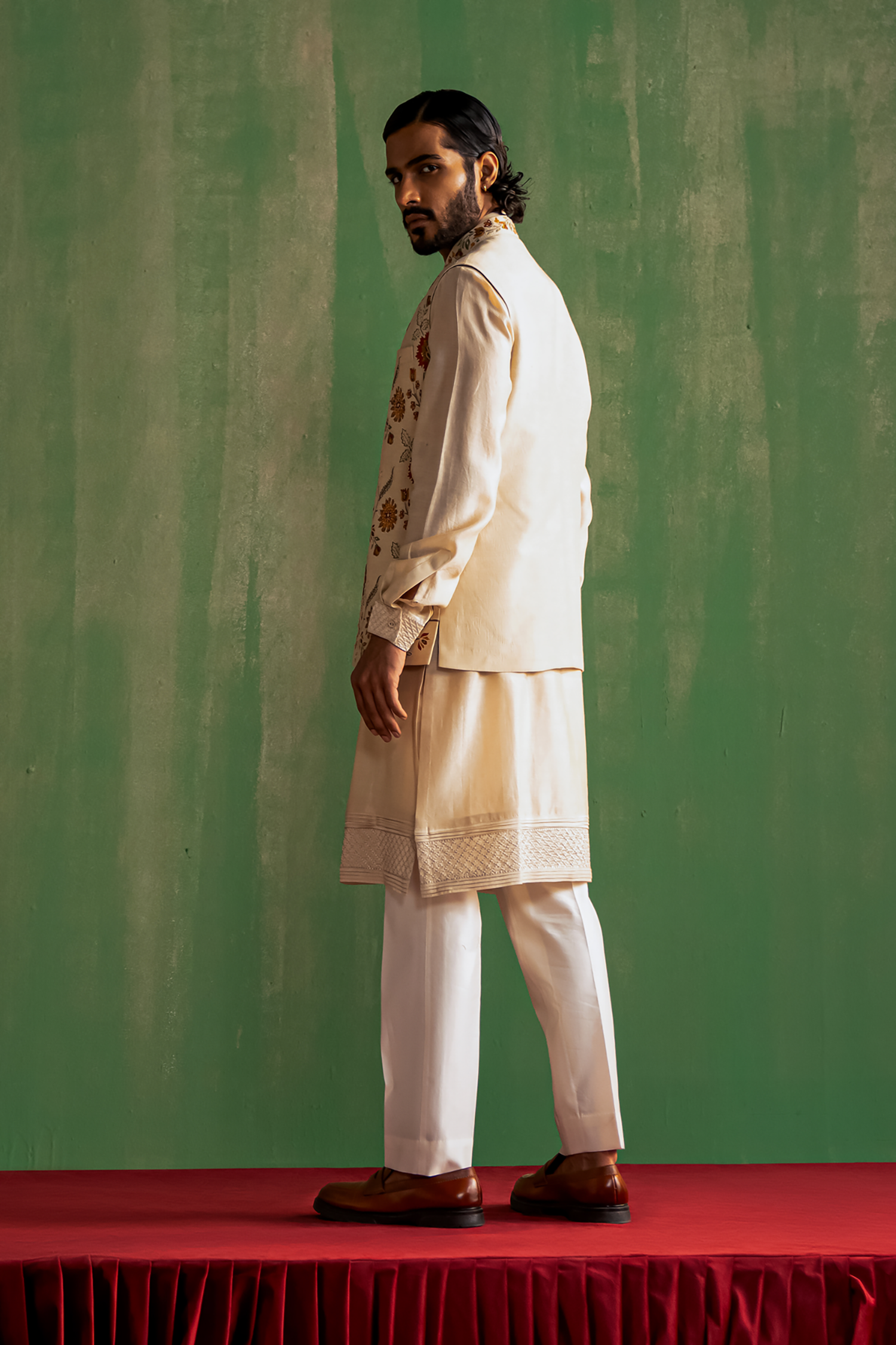 Vedant Ivory Bandi Set