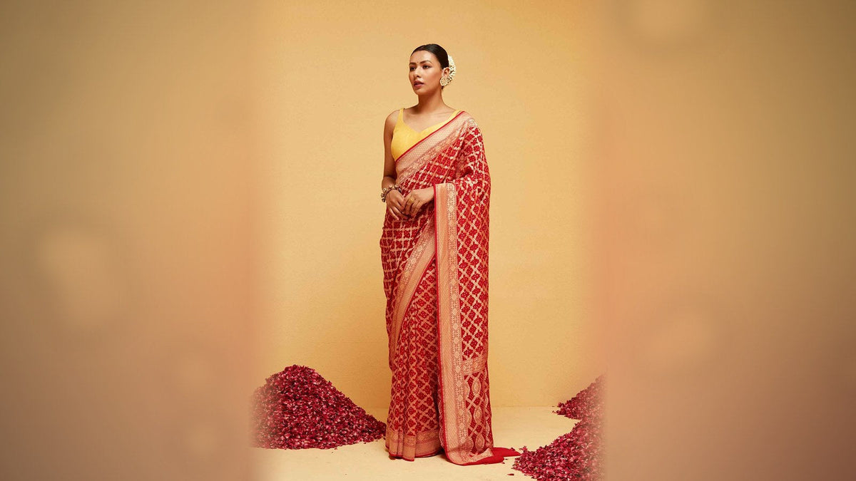 Red bandhani saree for Karwa Chauth sargi to moonrise guide