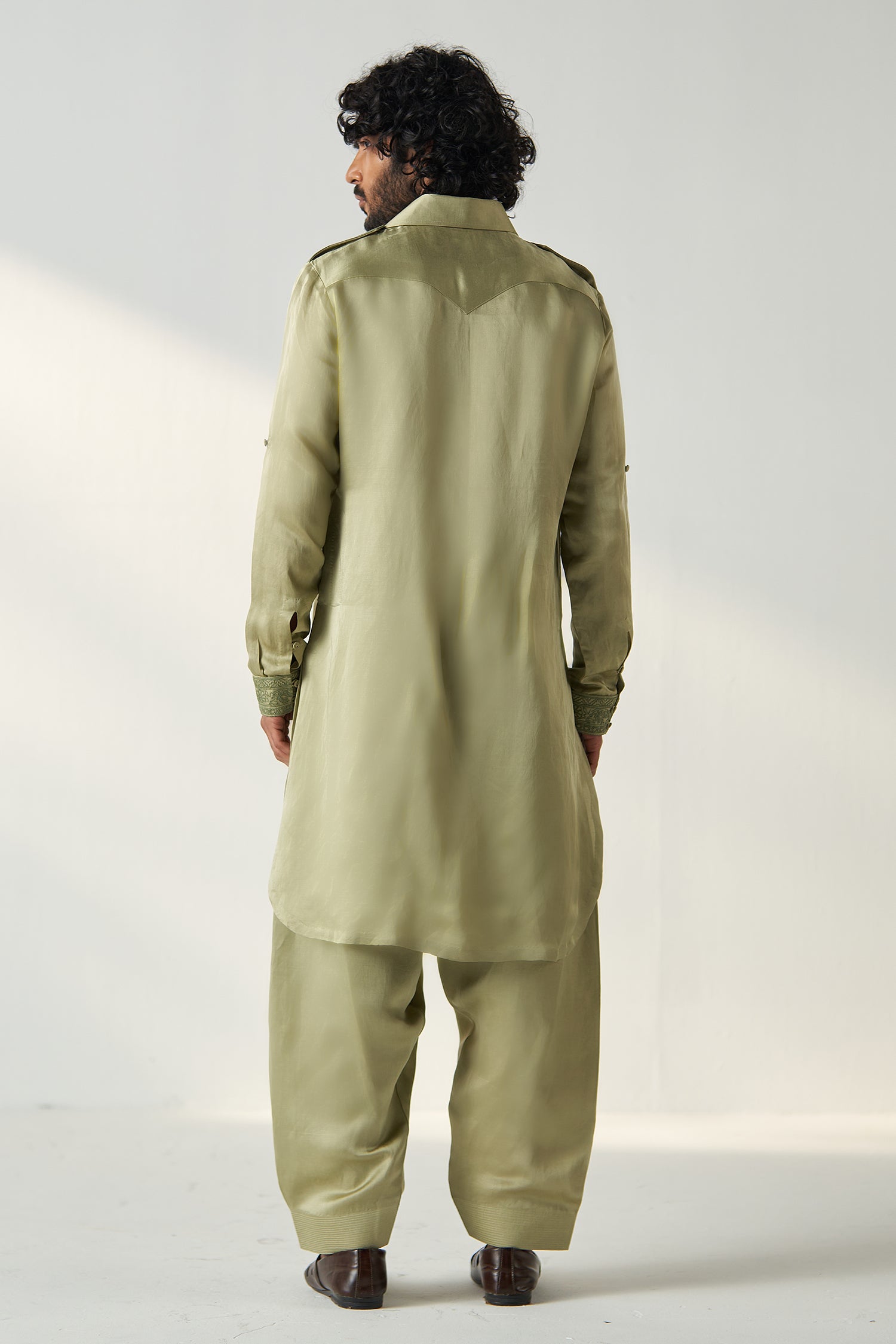 Rihaan Pathani Set