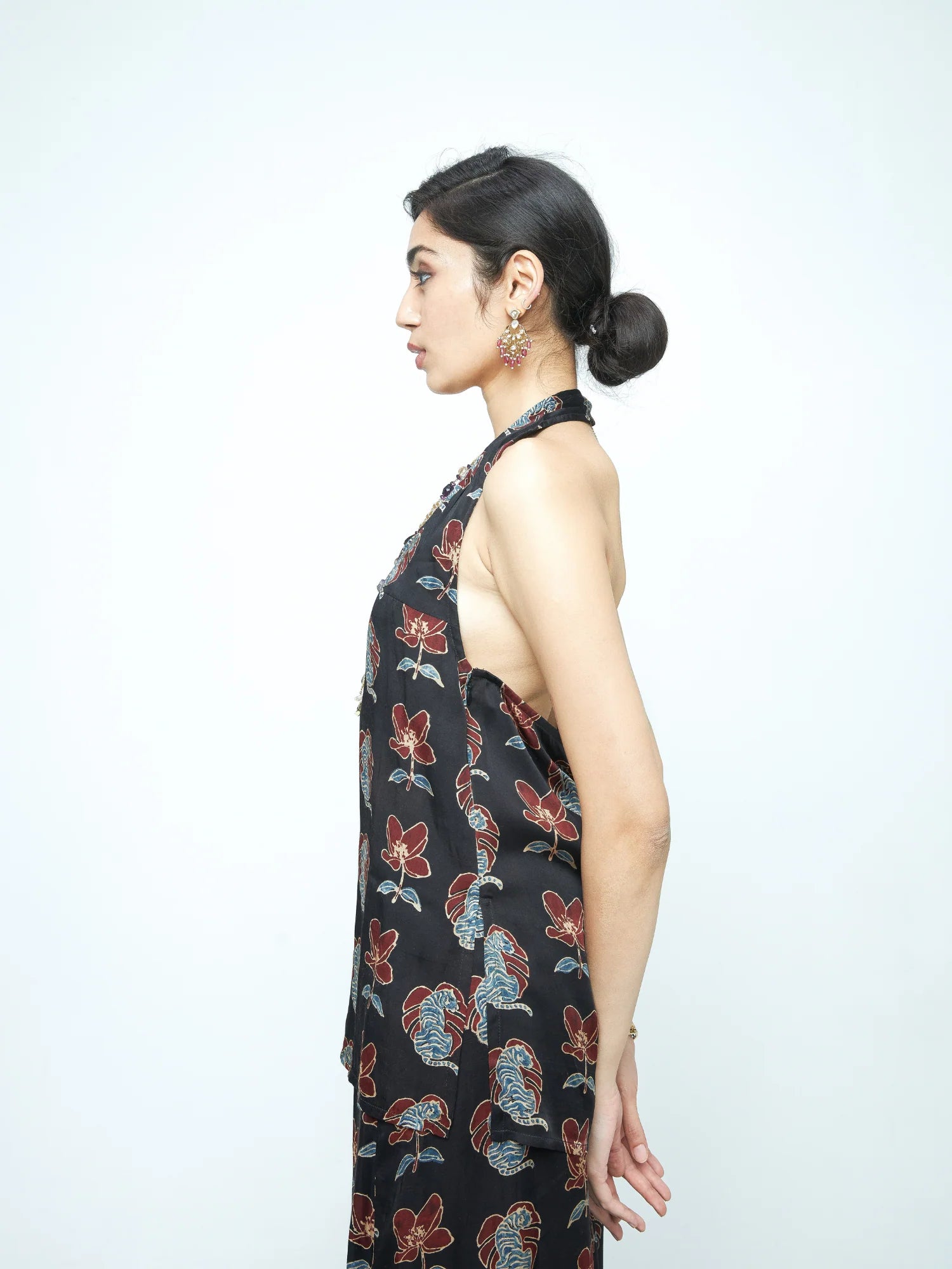 BOLD HALTER