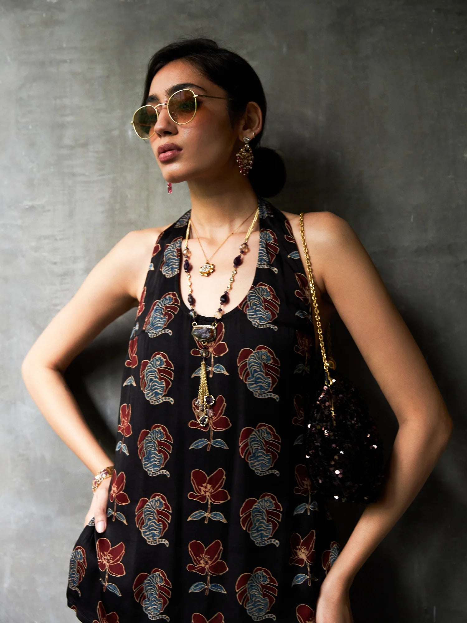 BOLD HALTER