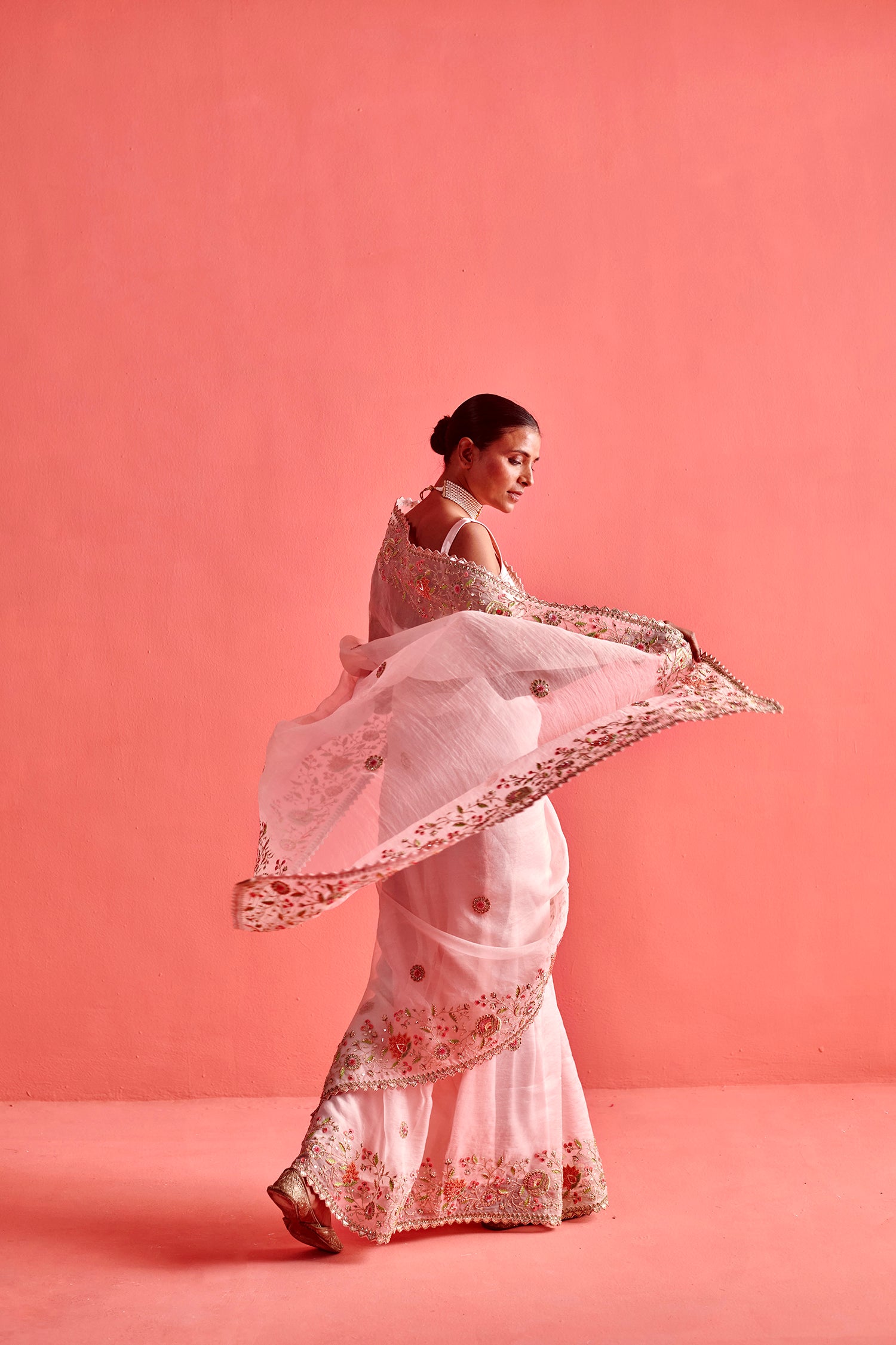 Powdered Pink Hand Embrodiered Saree With Mashru Silk Blouse