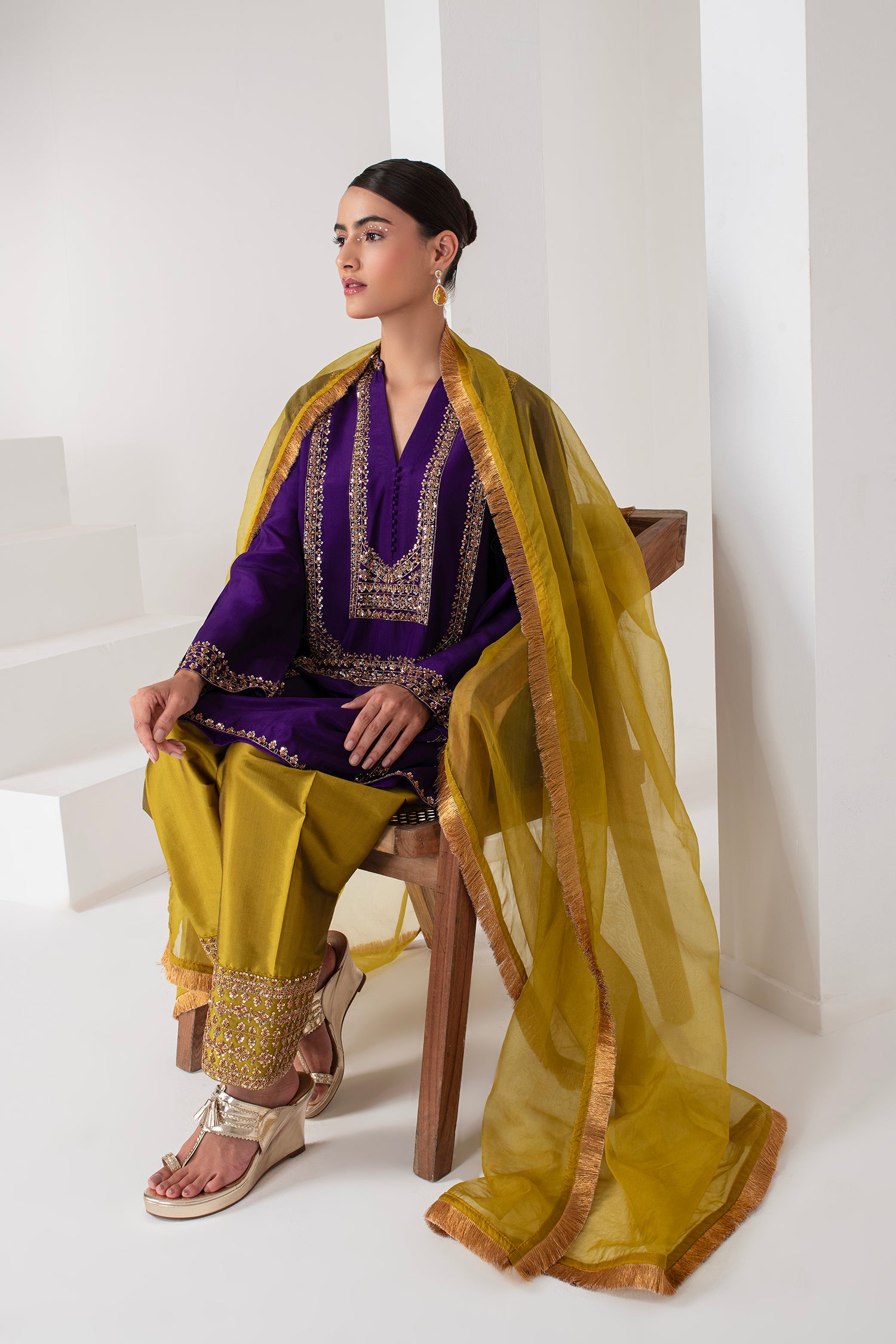 green emerald velvet dress Olive Green Velvet Semi Stitched Pakistani Suit – vastradi.com main image 1