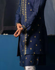 Ayina Bandi set