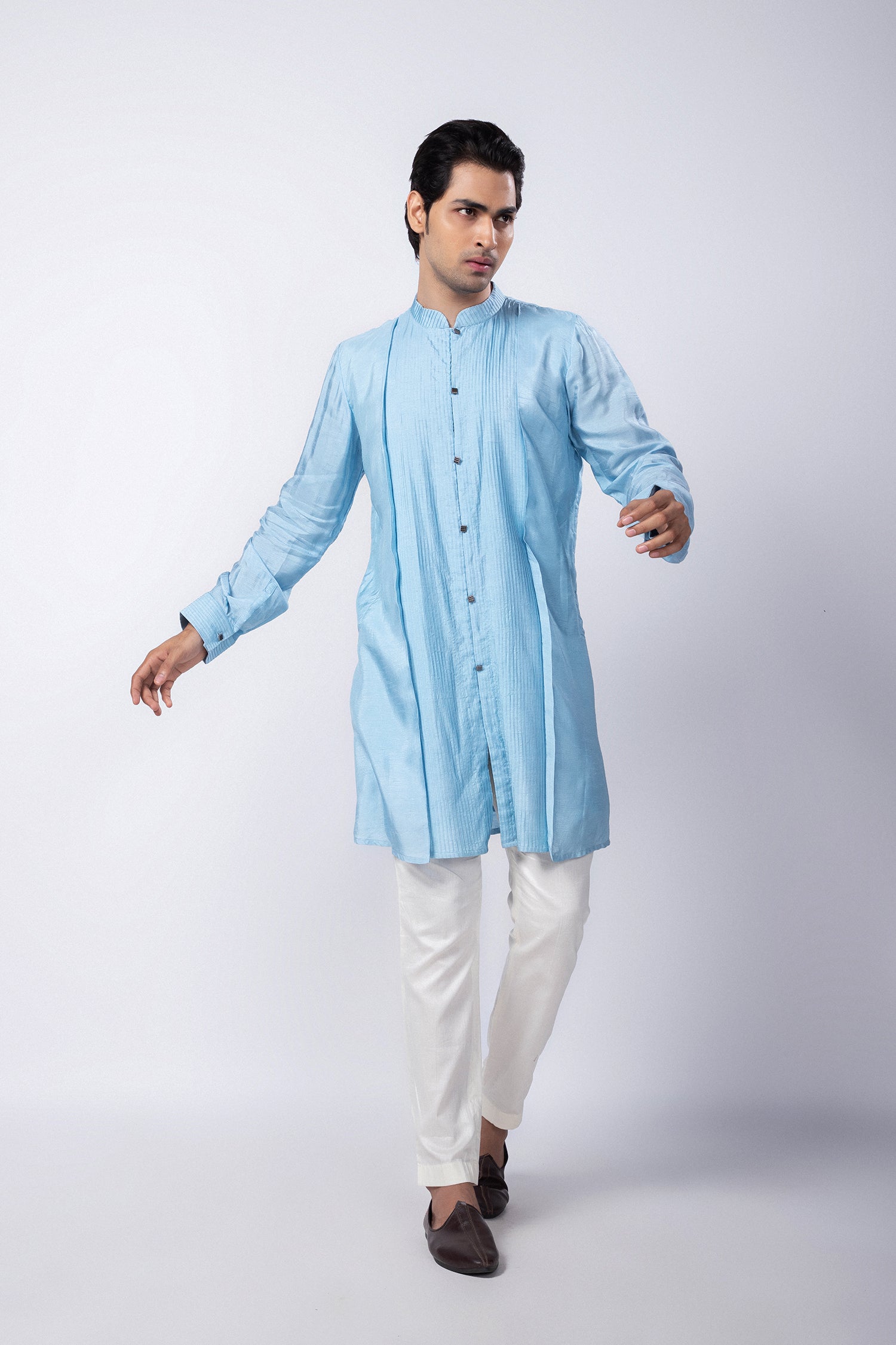 Nayan Nehru and Raahi Kurta Set