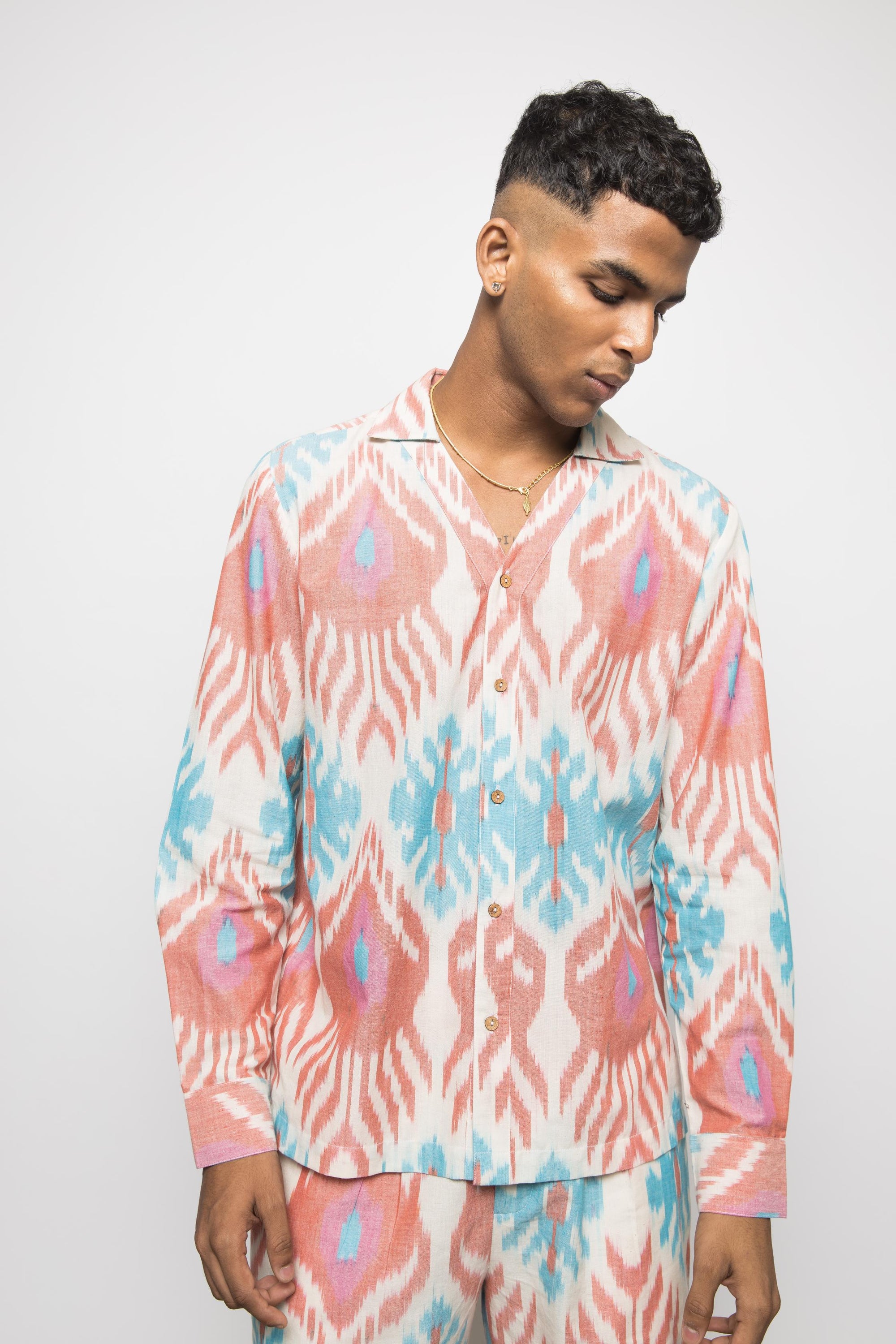 THE T-SHIRT SHIRT