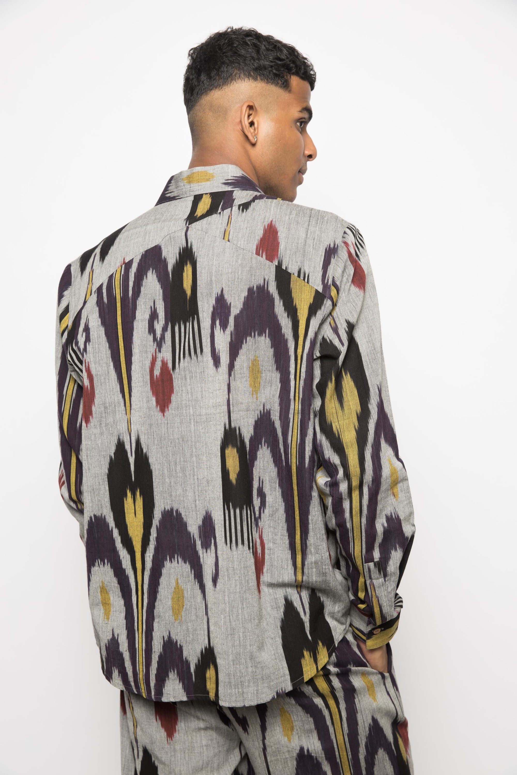 THE MINIMALIST SHIRT