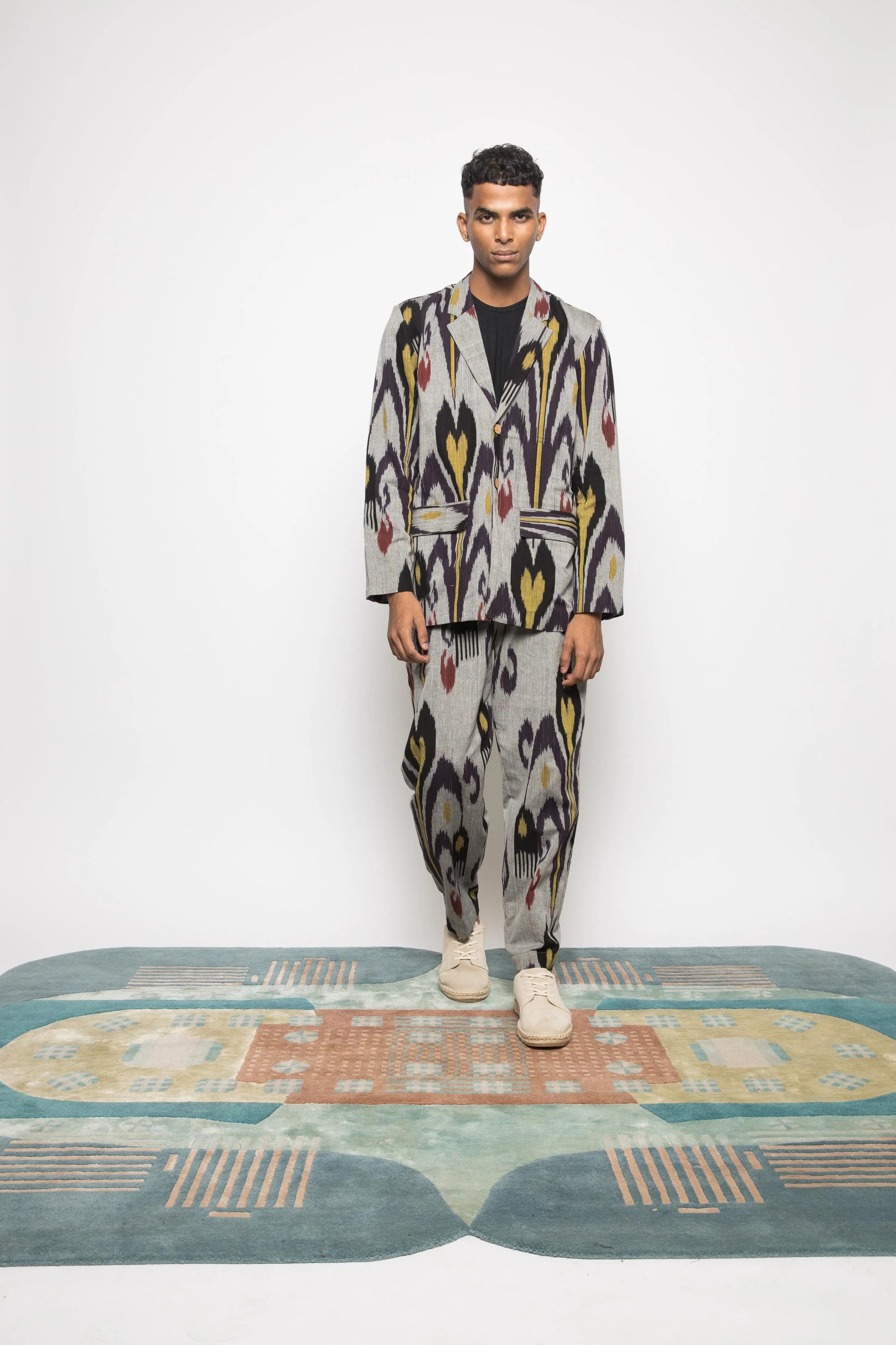 CLASSIC IKAT BLAZER