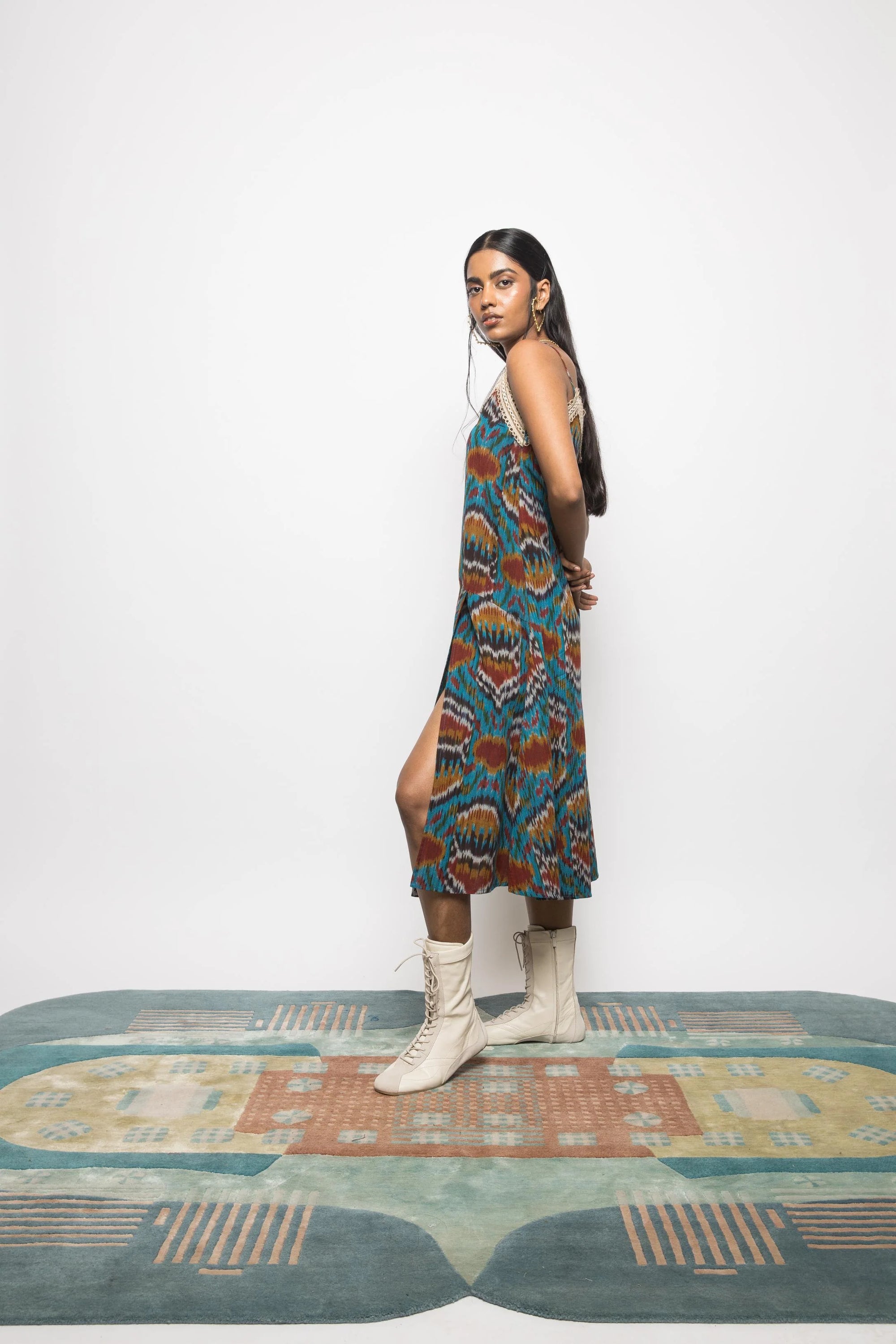 ASYMMETRIC WAIST SLING DRESS