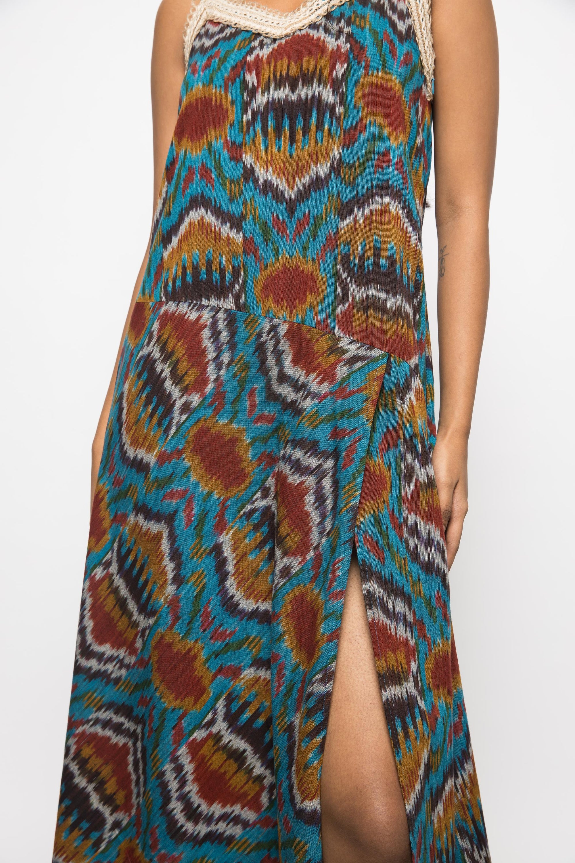ASYMMETRIC WAIST SLING DRESS