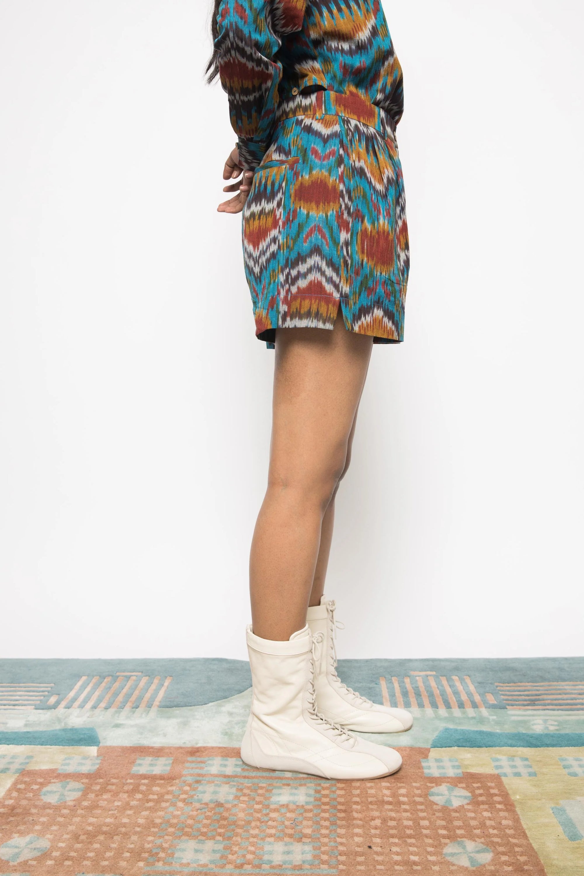 SLOUCHY PLEATED SHORTS - TURQUOISE