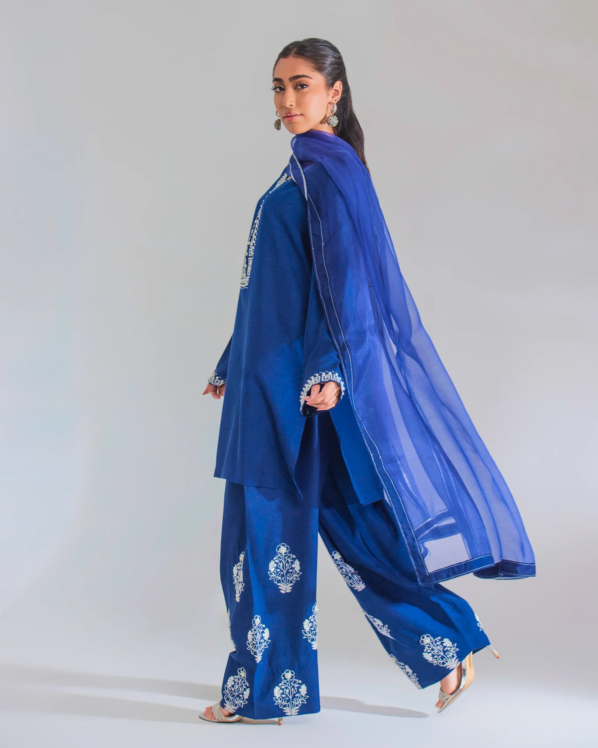 Blue Luxe Embroidered Farshi Suit Set with Dupatta